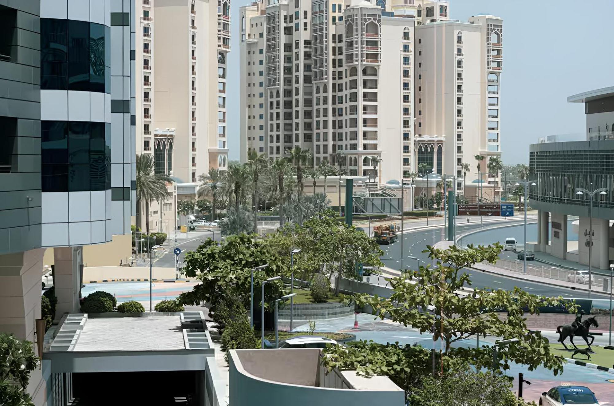 Palm Jumeirah - Private & Free Infinity Pool *