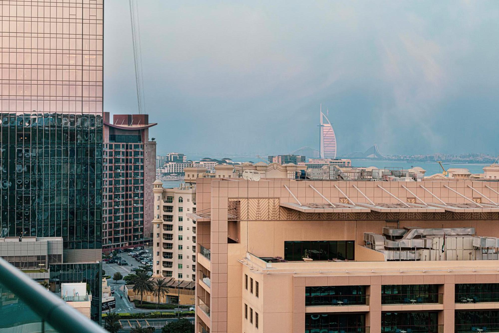 Palm Jumeirah - Private & Free Infinity Pool Apartment