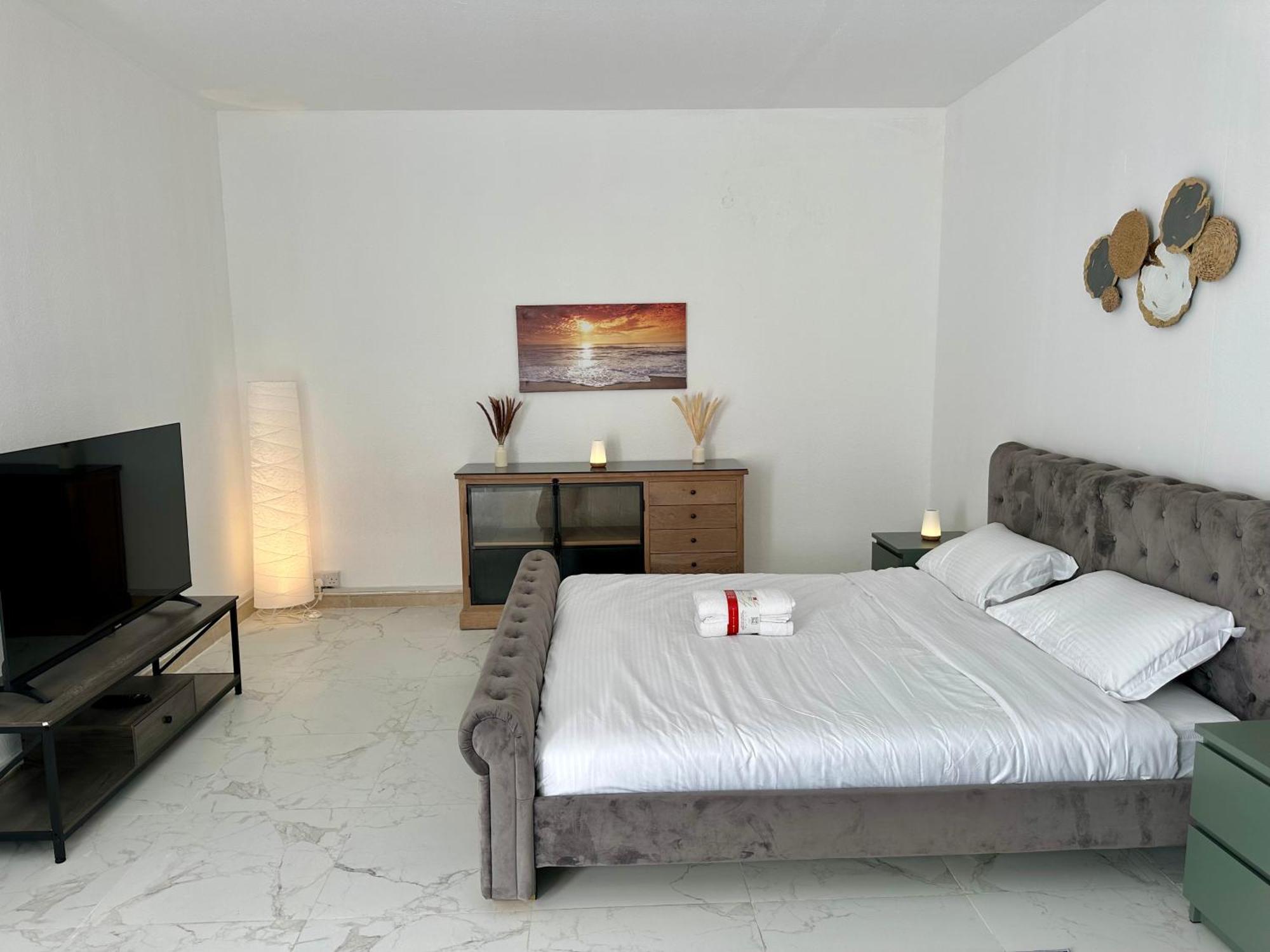 Cozy Private In Jumeirah Near The Guest house Dubai