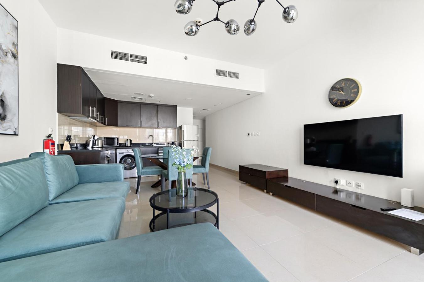 Large 1 Bedroom Duplex With View Apartment Dubai
