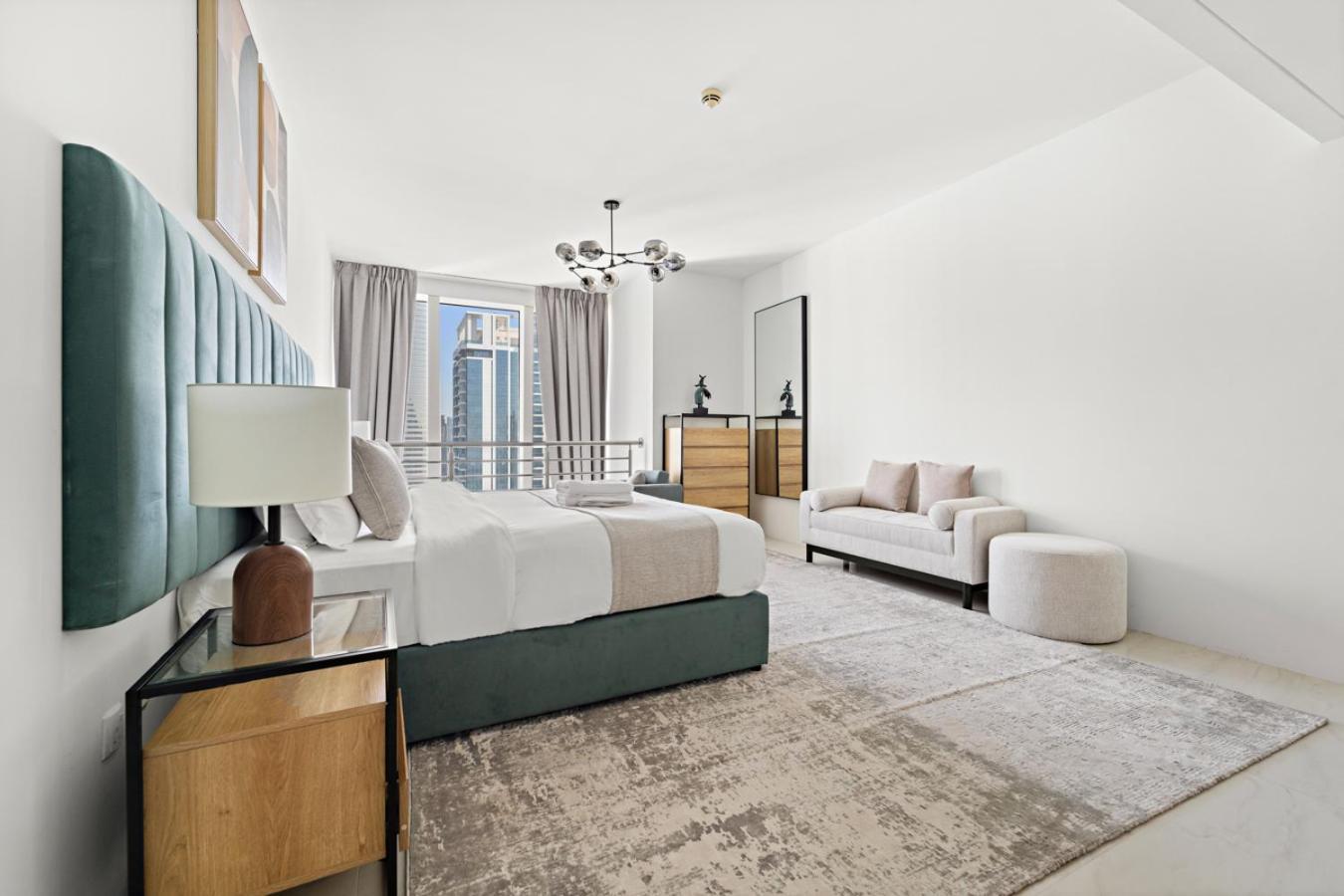 Large 1 Bedroom Duplex With View Dubai