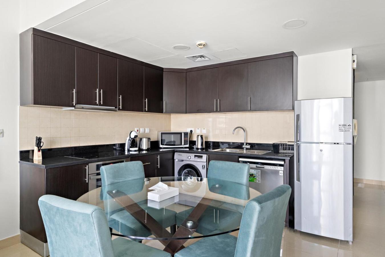 Large 1 Bedroom Duplex With View Apartment