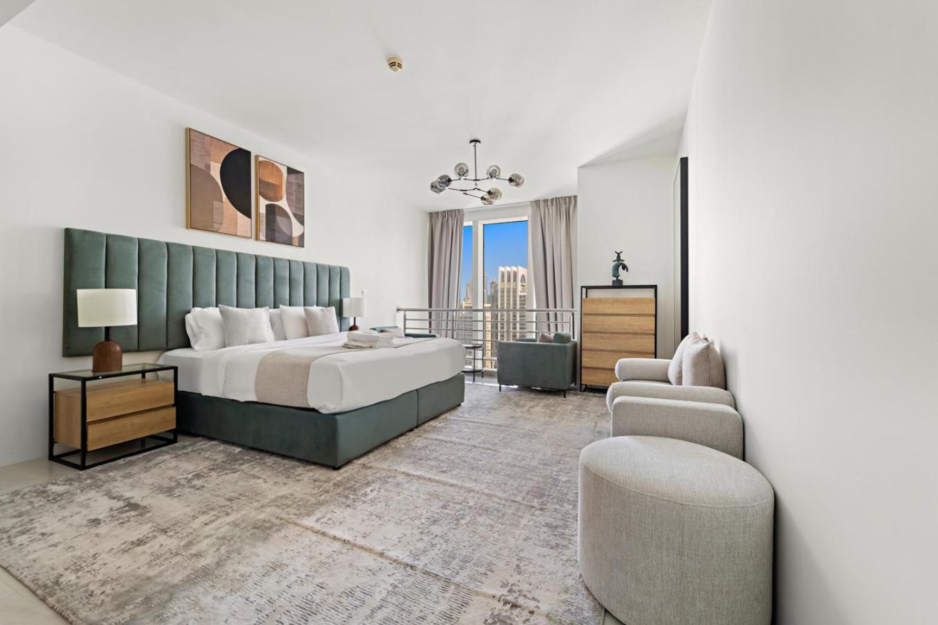 Large 1 Bedroom Duplex With View * Dubai