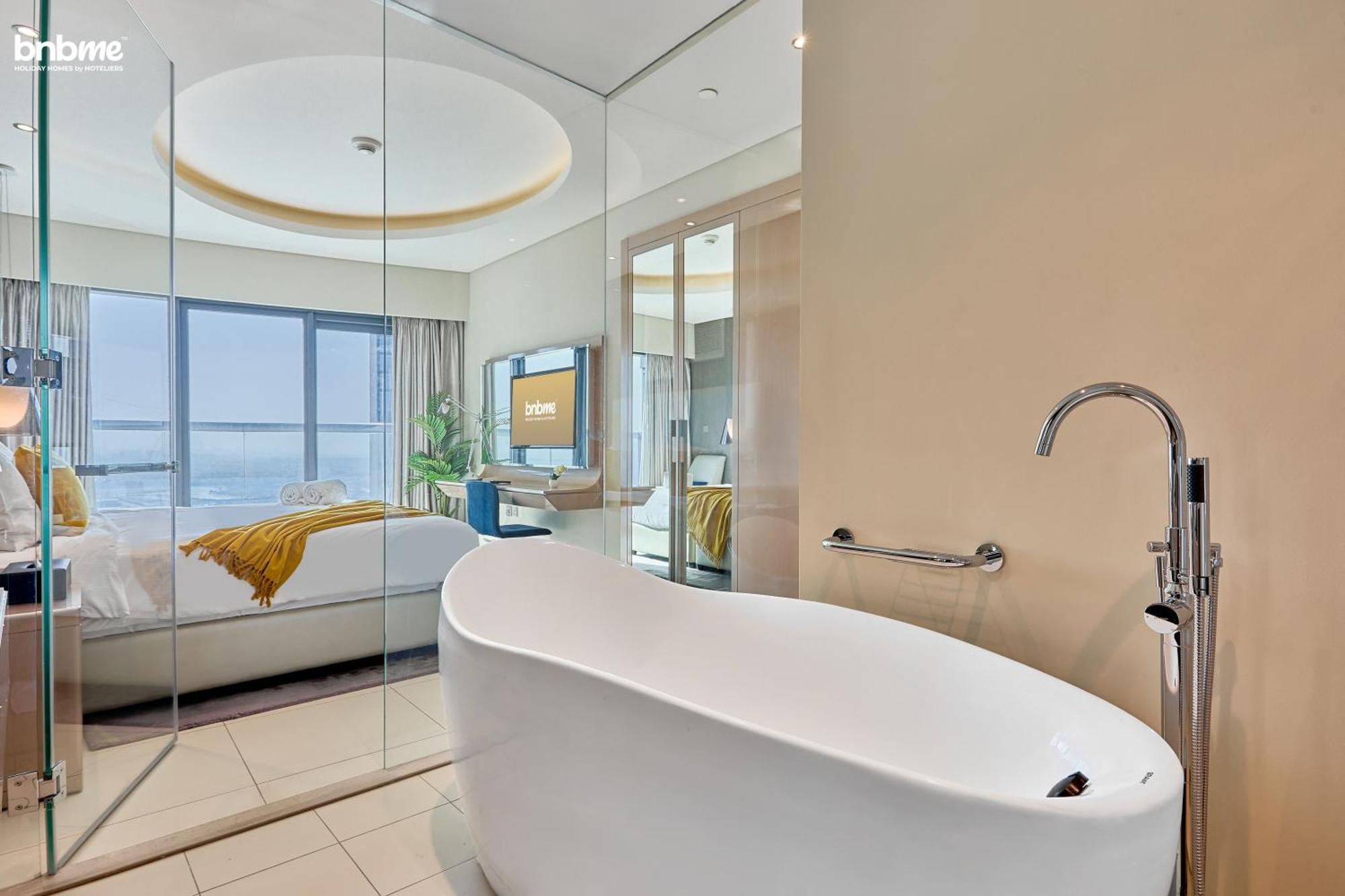 Bnbmehomes - Damac Towers Paramount Apartment *