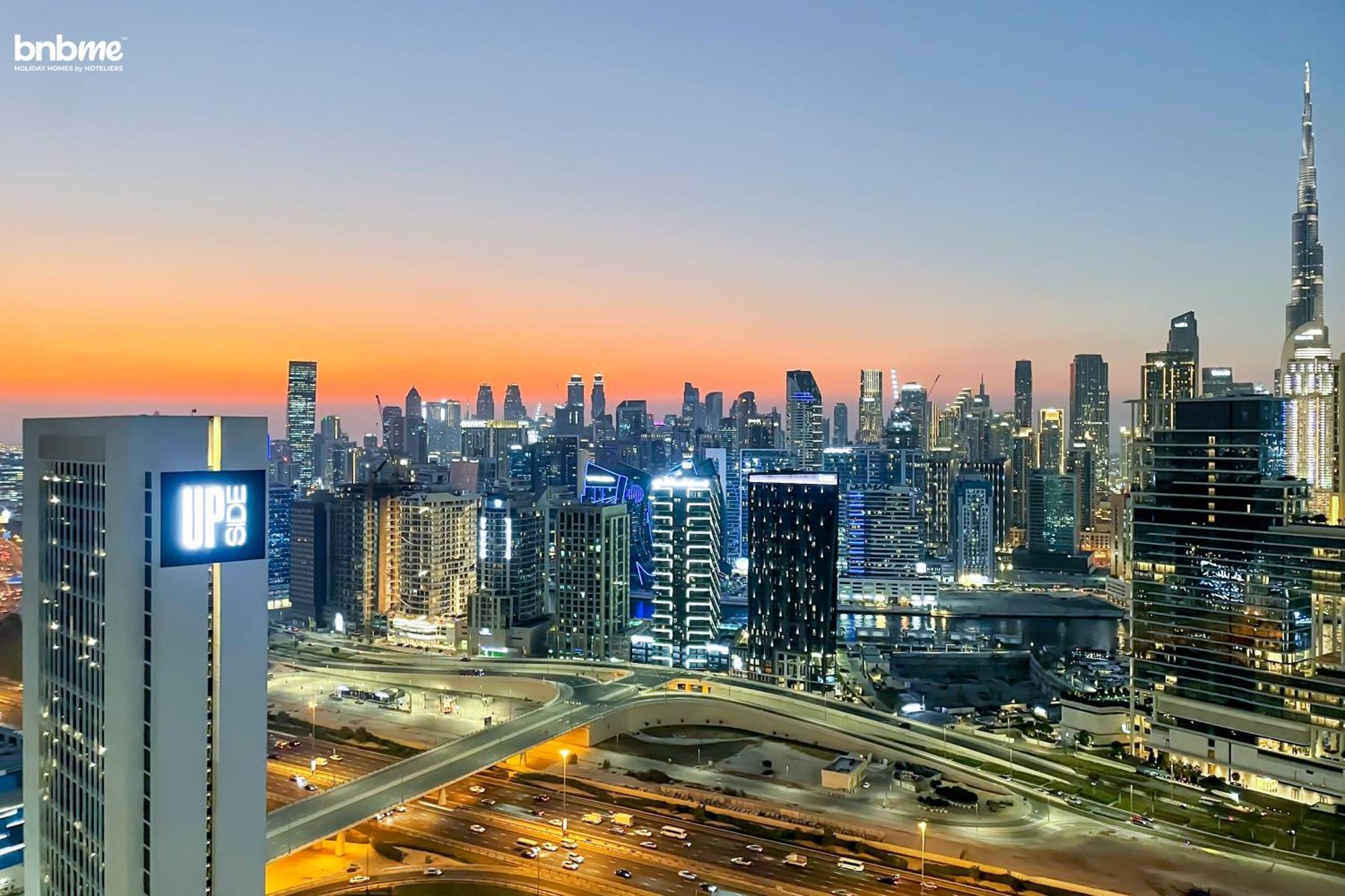 Bnbmehomes - Damac Towers Paramount * Dubai