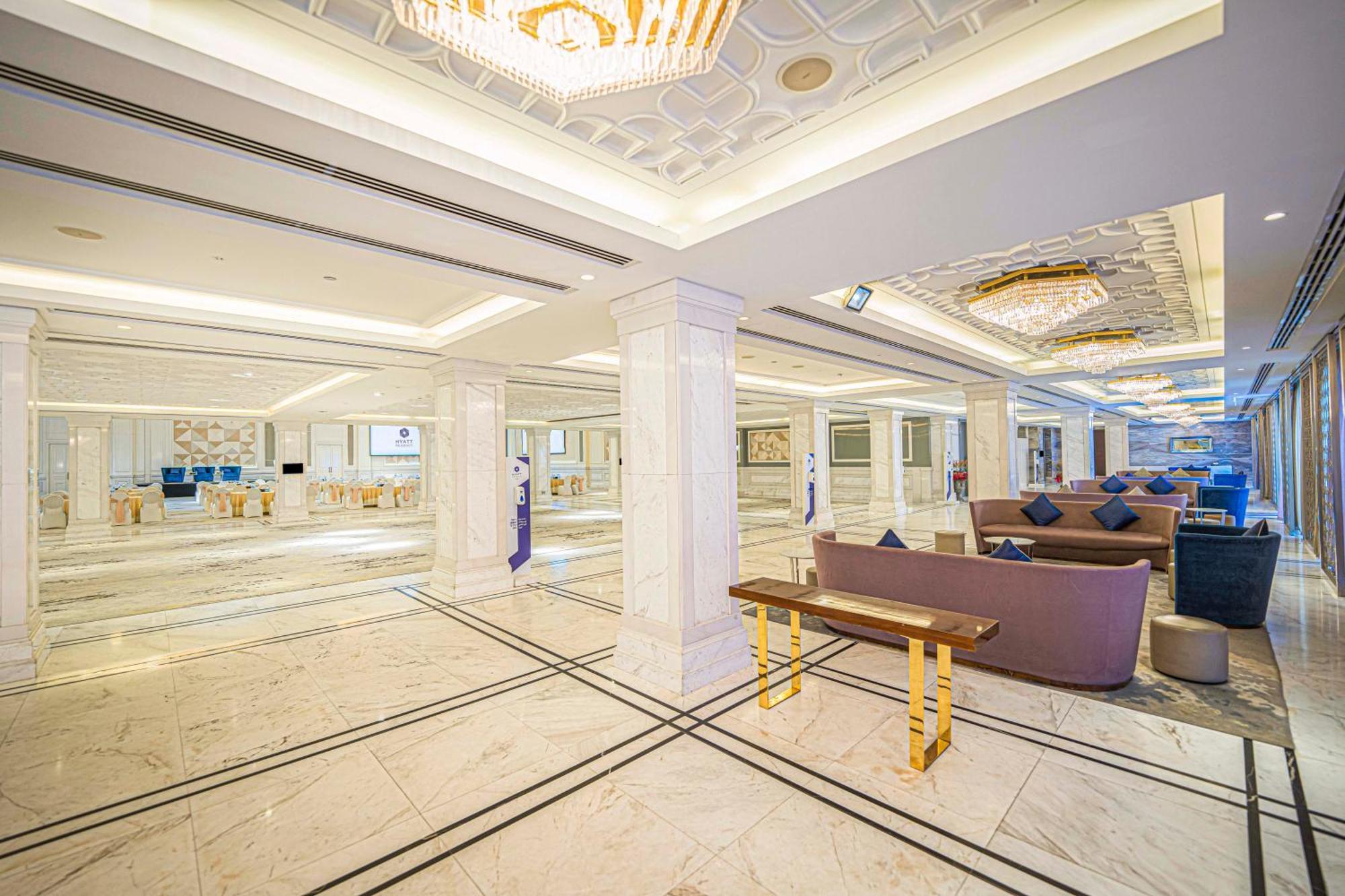 Hyatt Regency - Corniche Hotel 5*