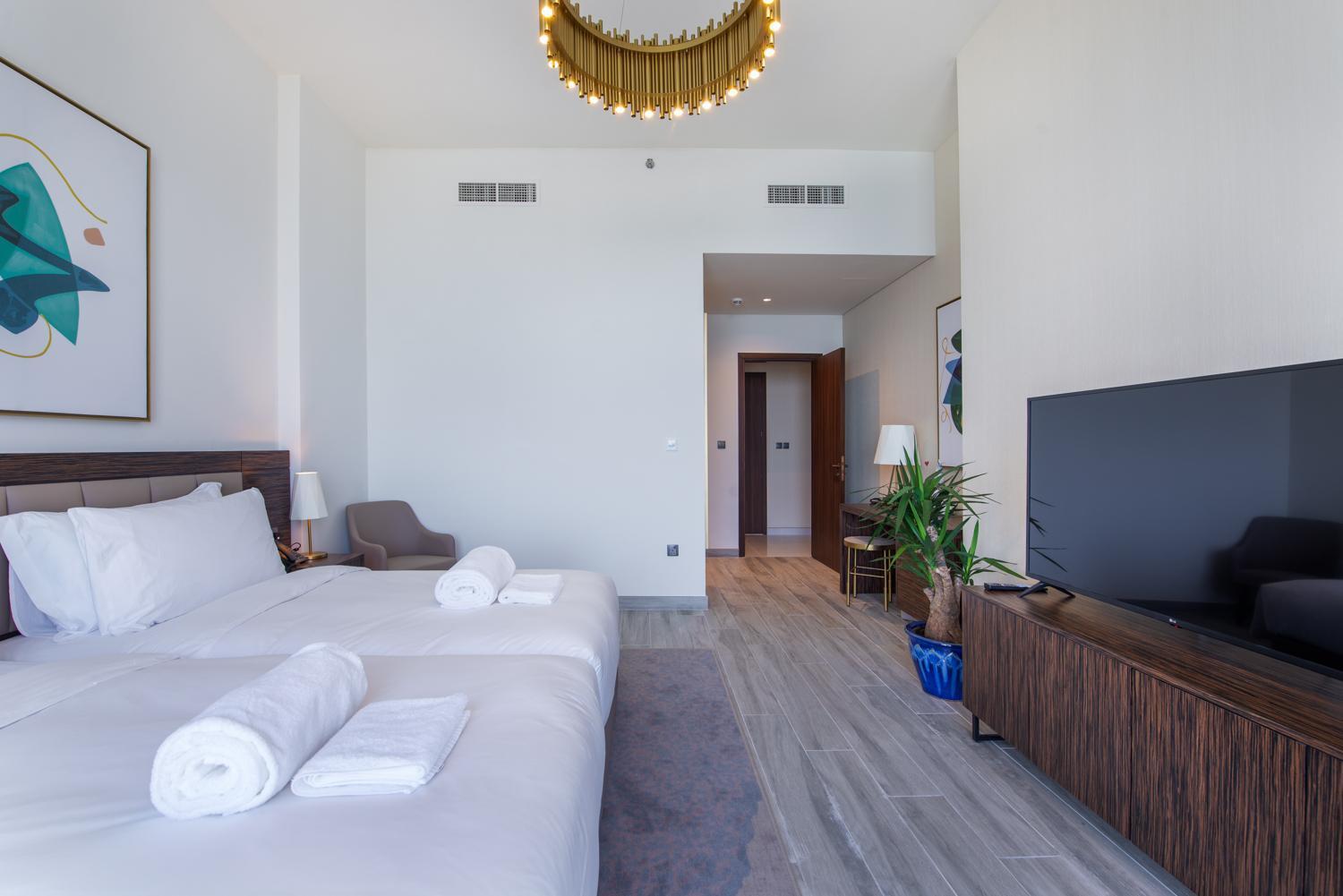 Apartment Stunning Views & Palm Marina Views & 39th Floor
