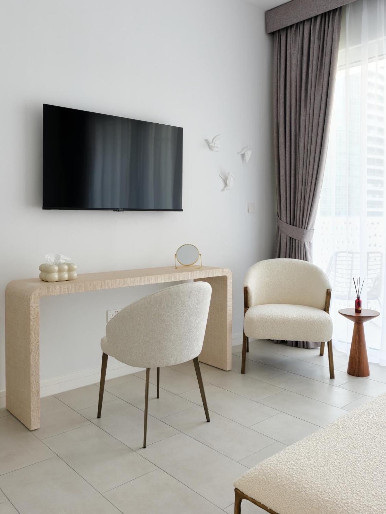La Vie Jbr Beatiful 1 Bed Seafront
