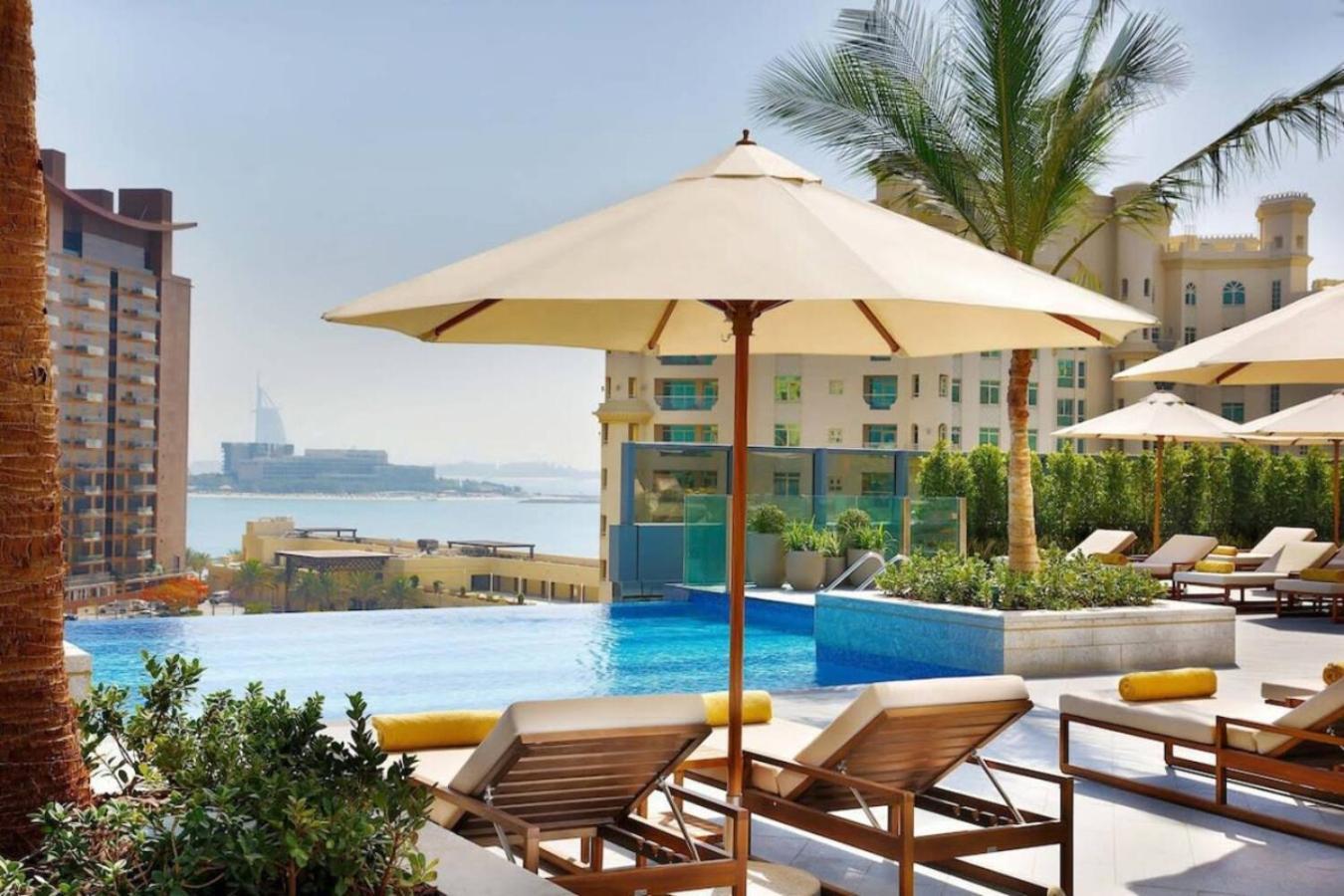 Iconic Views At The Palm Tower Vista Oases Apartment *