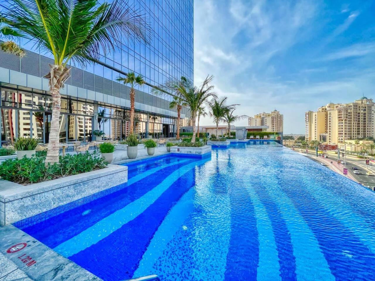 Iconic Views At The Palm Tower Vista Oases Apartment *