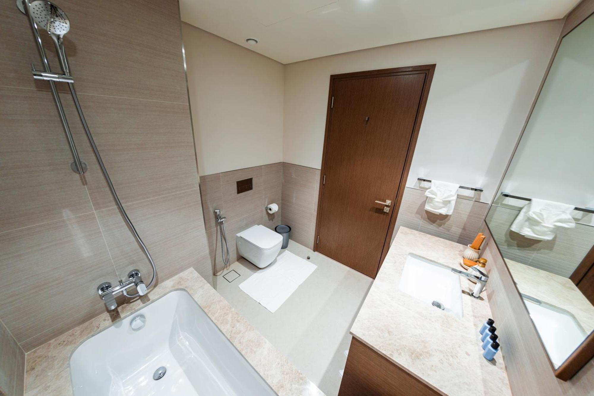 Grande Signature Residence, Burj Khalifa And Fountain View Apartment