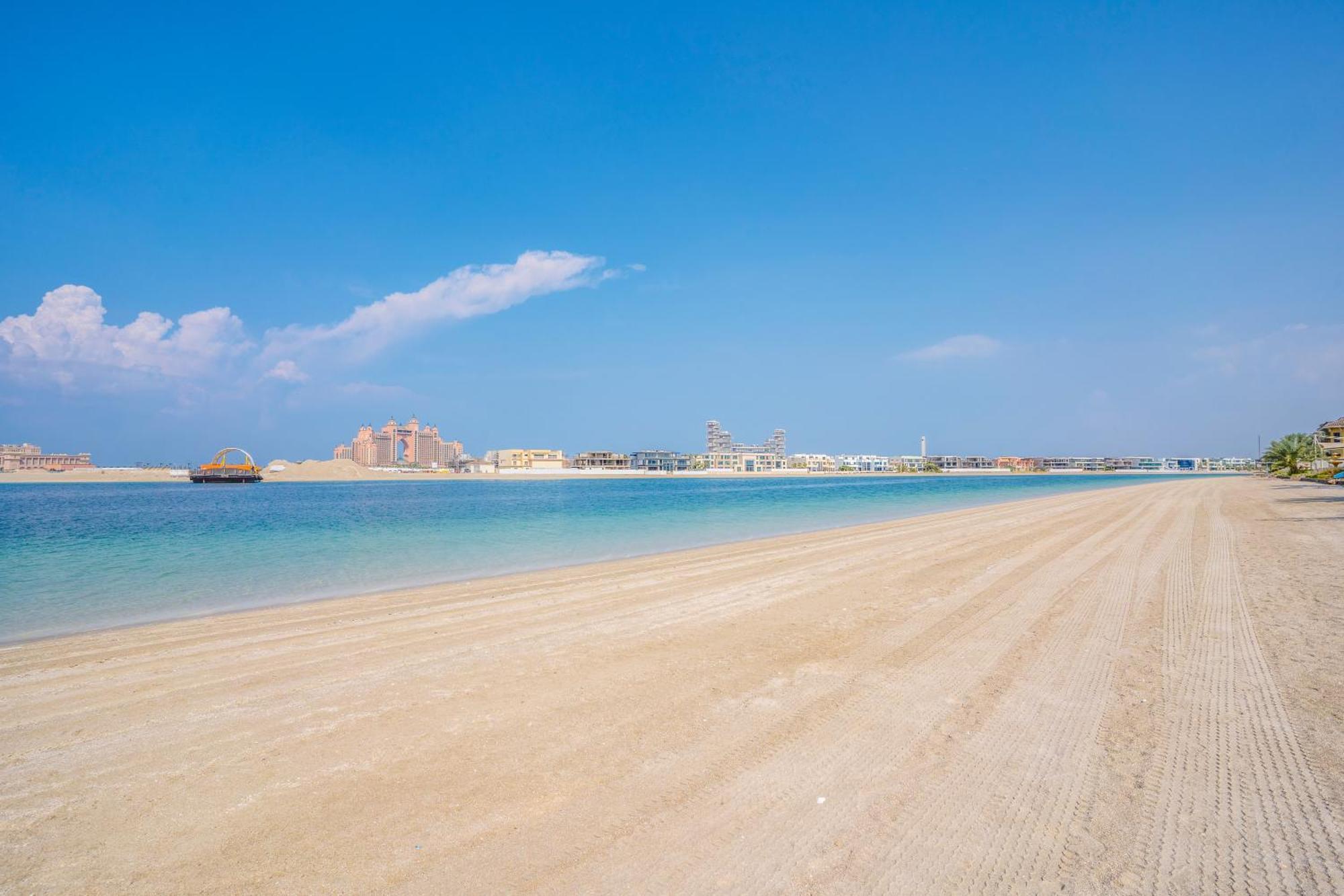 Palm Jumeirah K-frond With Private Access & Pool Villa