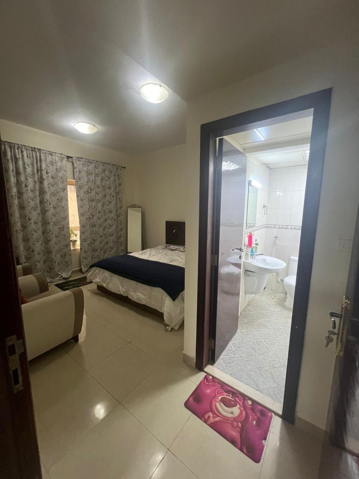 Shj Dxb Sunny Border Guest house