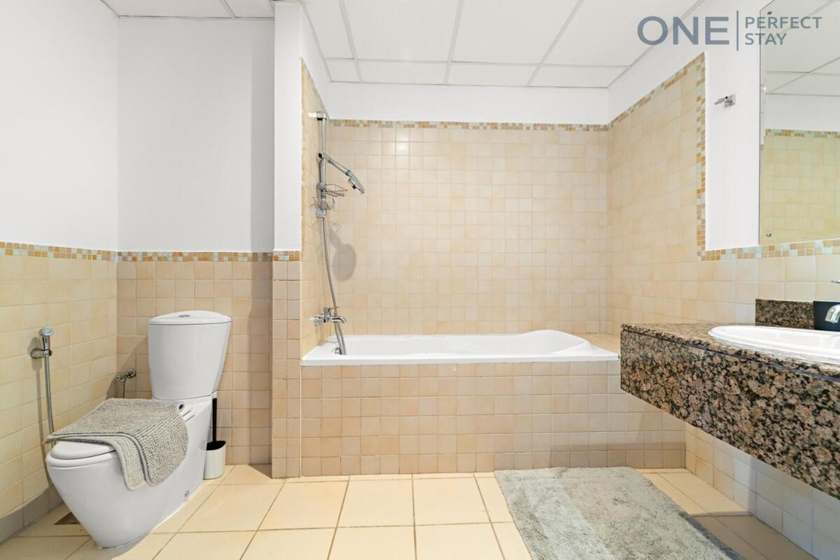 2br In Jbr With Eye View Apartment