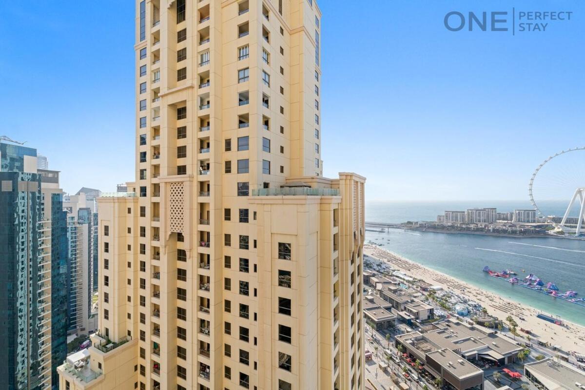 Apartment 2br In Jbr With Eye View