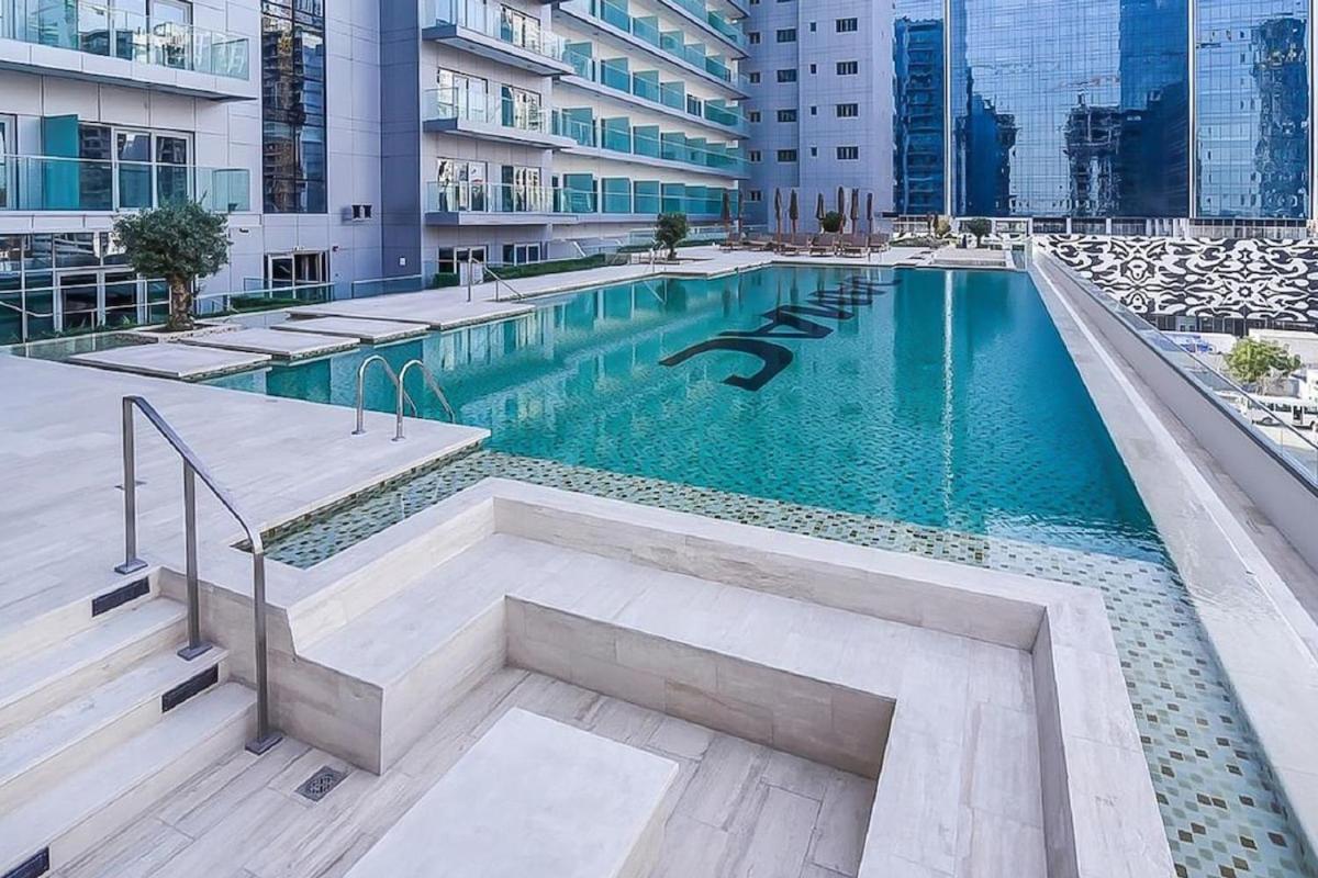 Modern Unit In Business Bay Apartment *