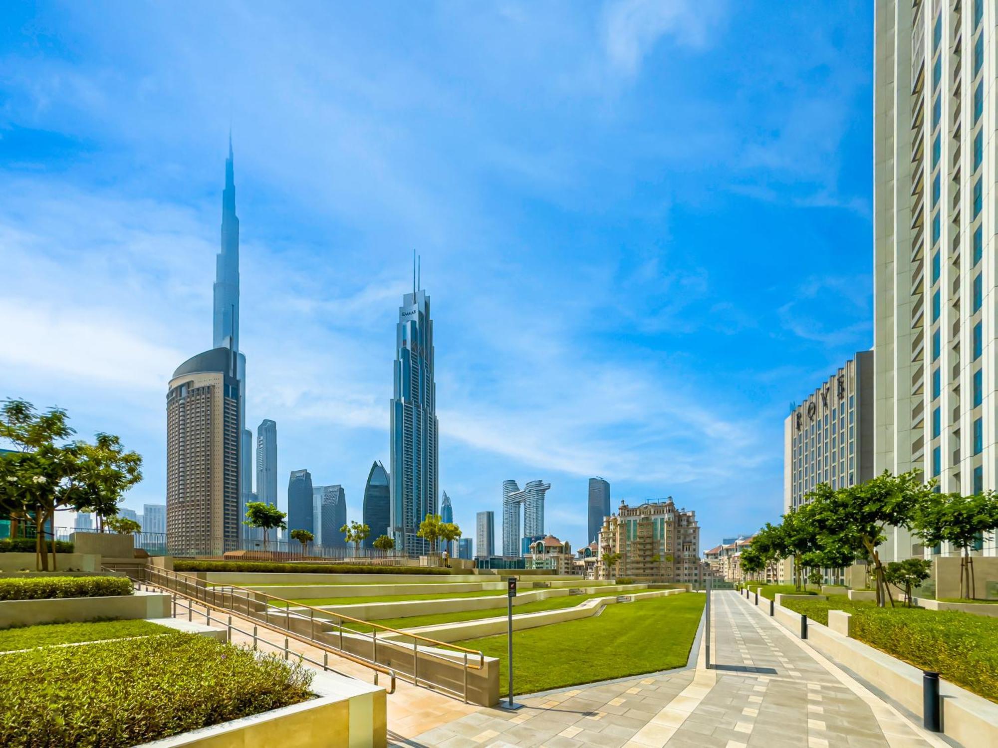 The Cinema Luxury 2-bed Near Mall Dubai
