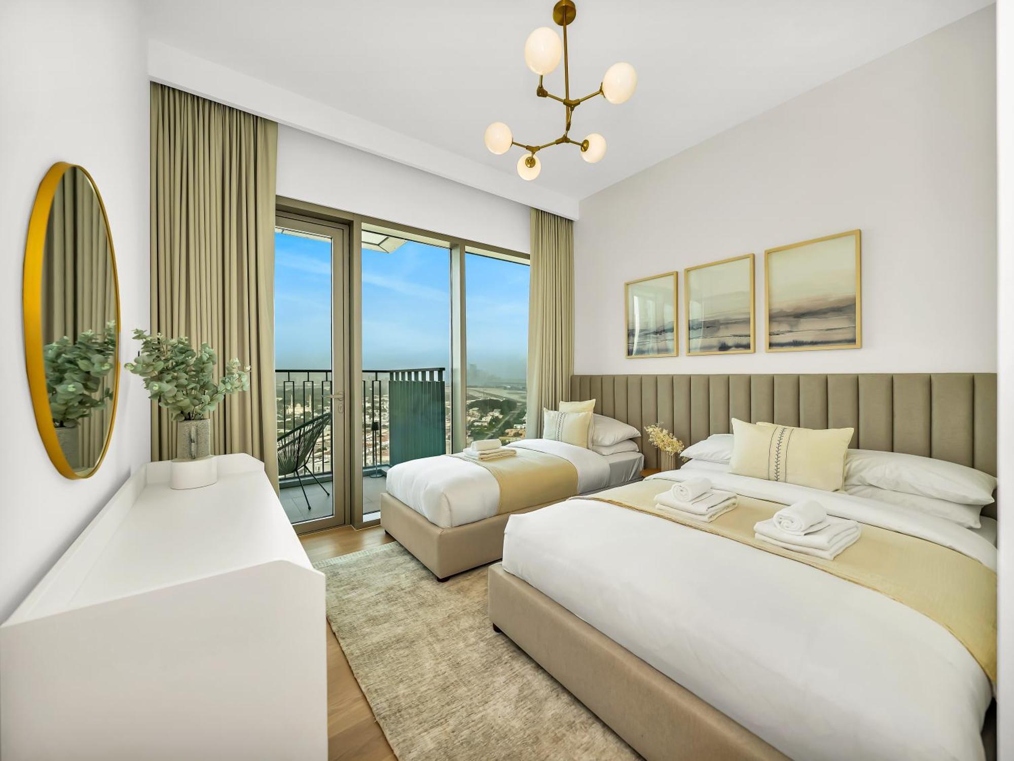 The Cinema Luxury 2-bed Near Mall *