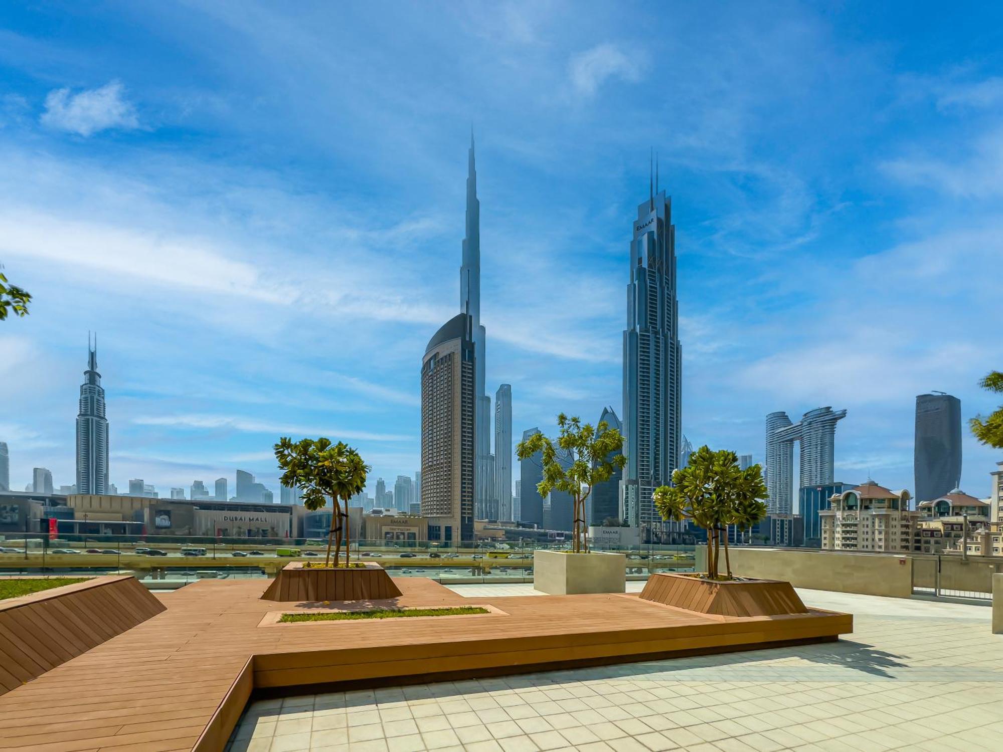 The Cinema Luxury 2-bed Near Mall Dubai