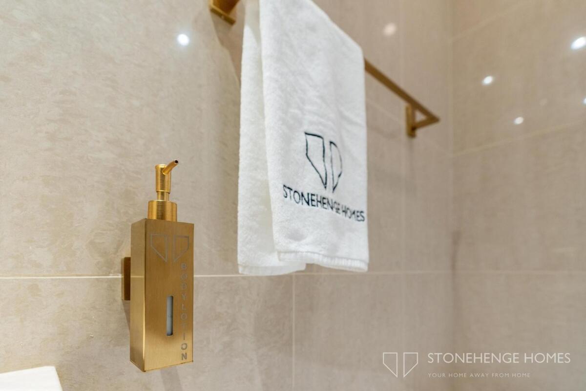 Lux 1 Bedroom In Downtown Dubai, Steps Away From Burj Khalifa & Mall Apartment Dubai