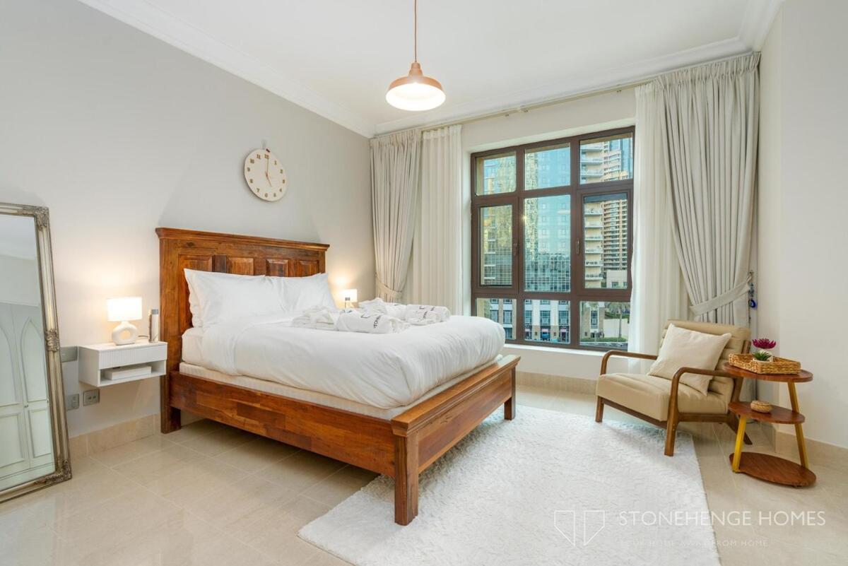 Lux 1 Bedroom In Downtown Dubai, Steps Away From Burj Khalifa & Mall Apartment *