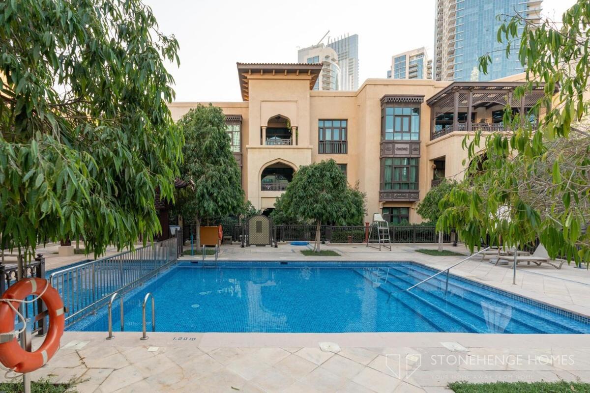 Lux 1 Bedroom In Downtown Dubai, Steps Away From Burj Khalifa & Mall *