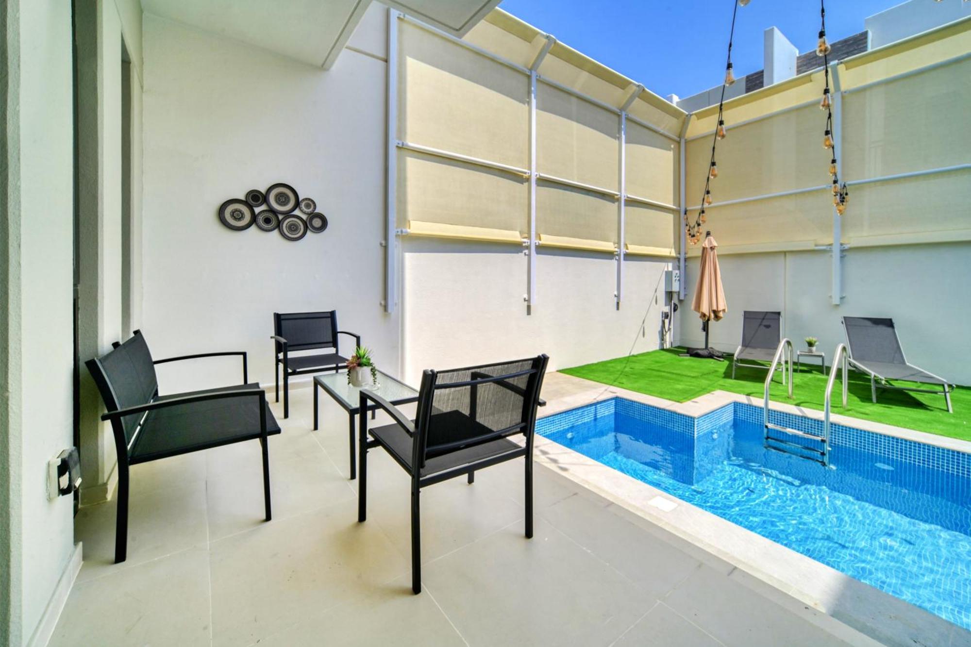 Stunning Private Pool 4 Bedroom House - Damac Hills 2 Land Villa Dubai