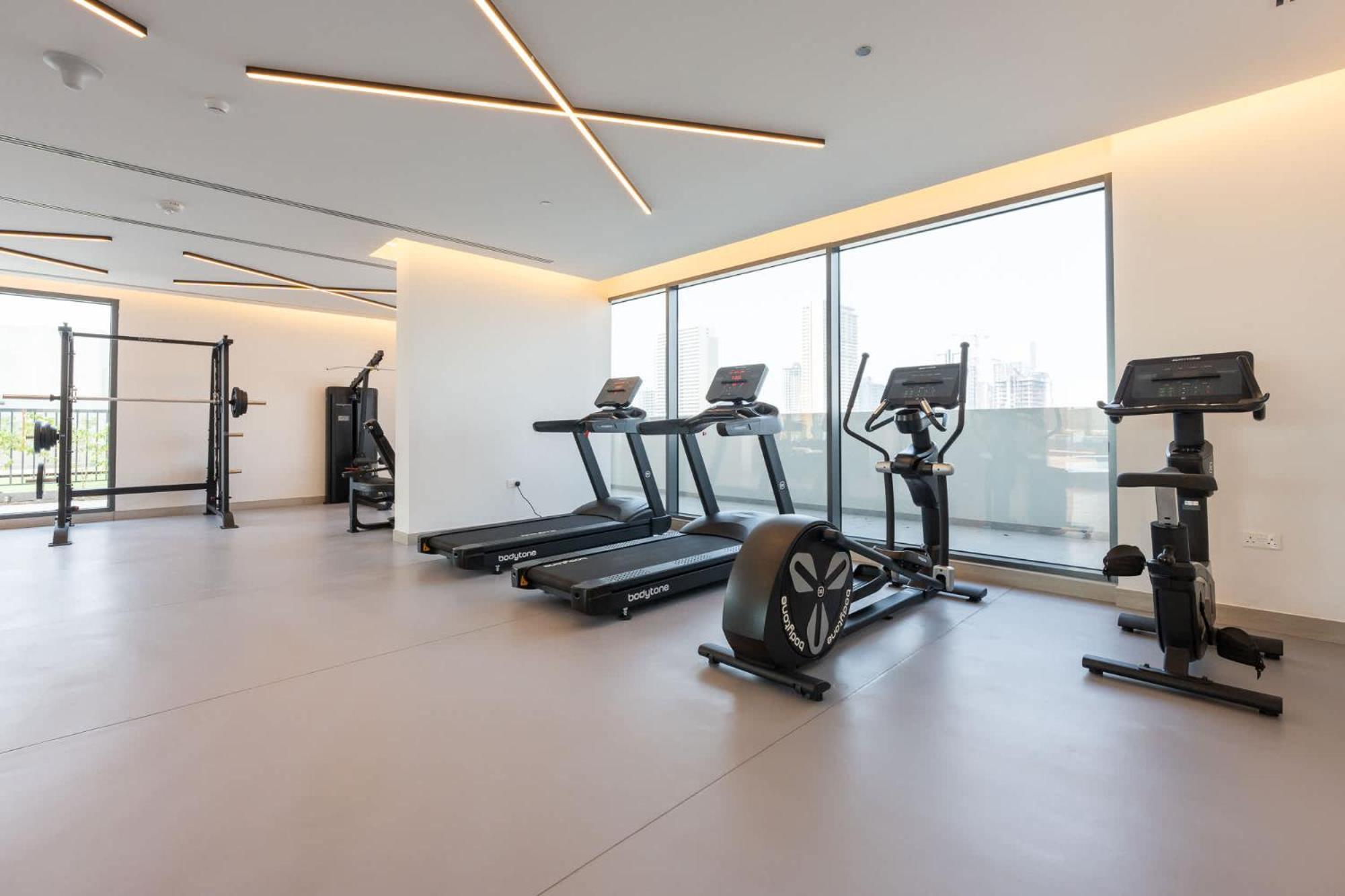 Elegant And Cozy 1-bedroom With Balcony Views In Jvt Apartment Dubai