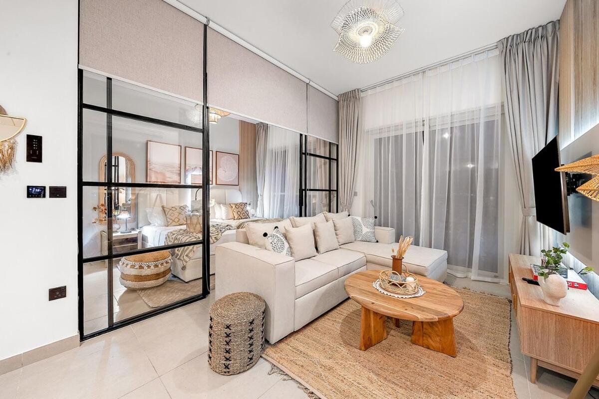First Class 2br Sophisticated & Luxurious Dubai
