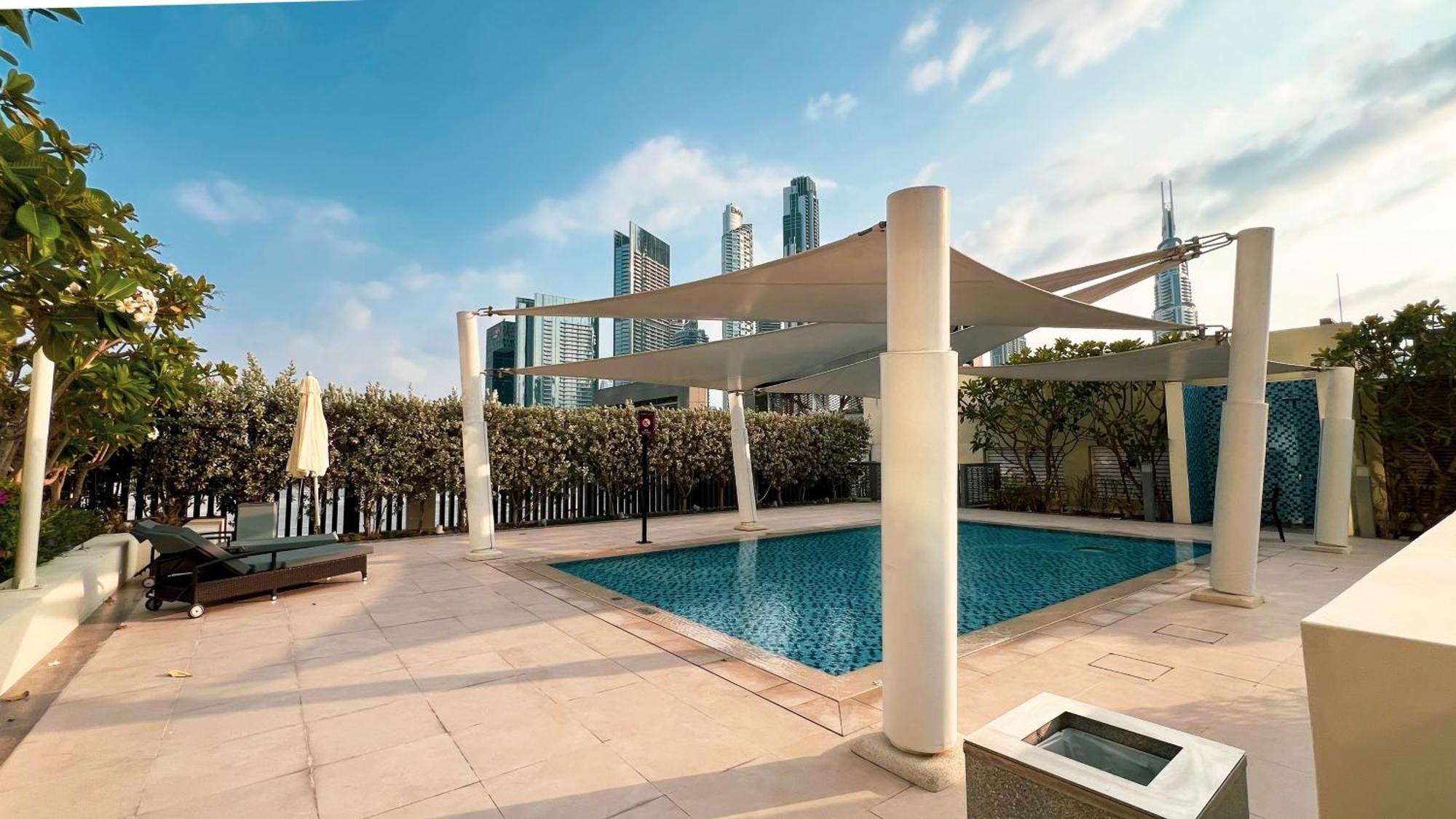Stunning Burj Views New Luxe 2br Mall Access *