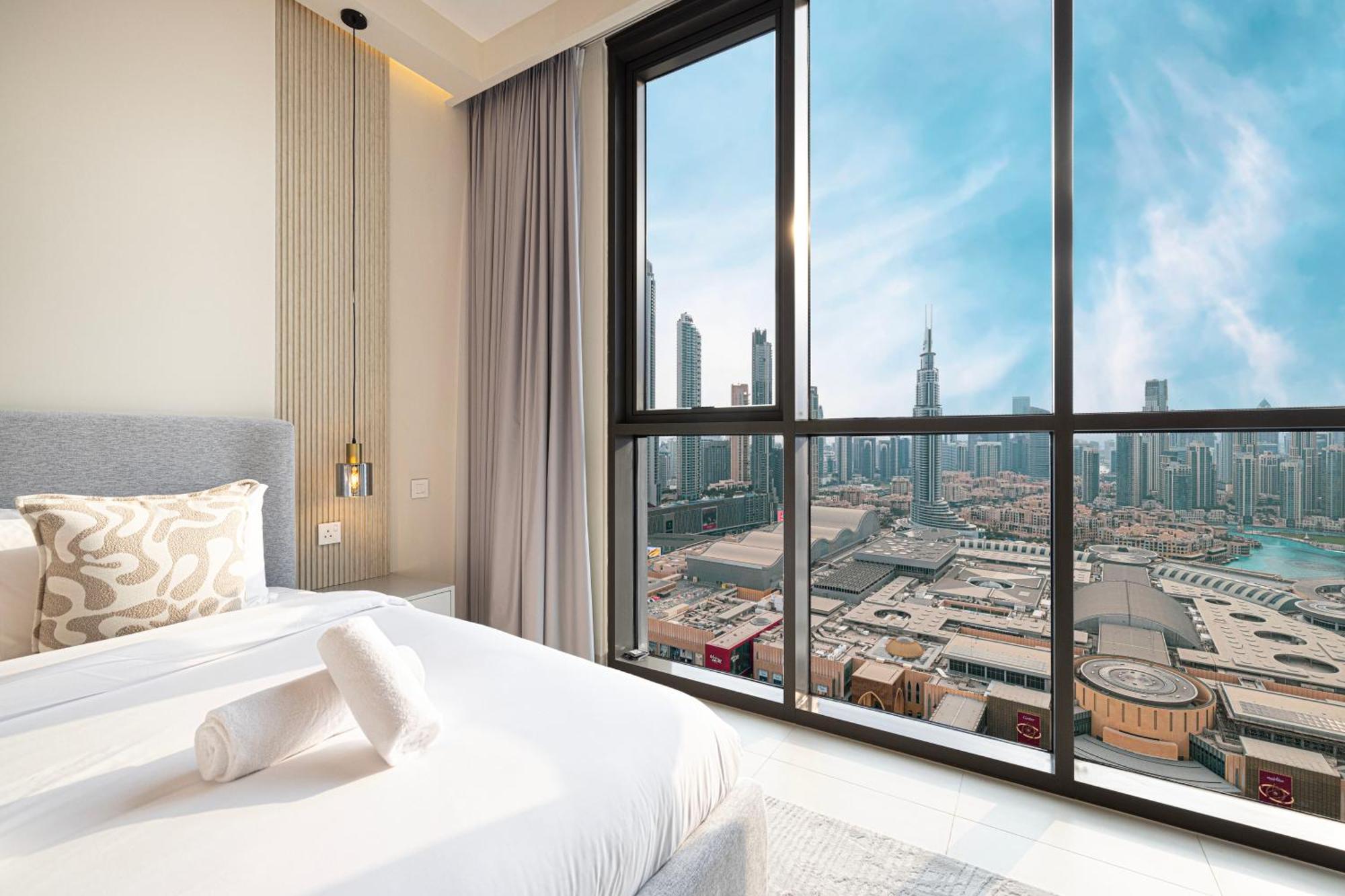 Stunning Burj Views New Luxe 2br Mall Access Apartment Dubai