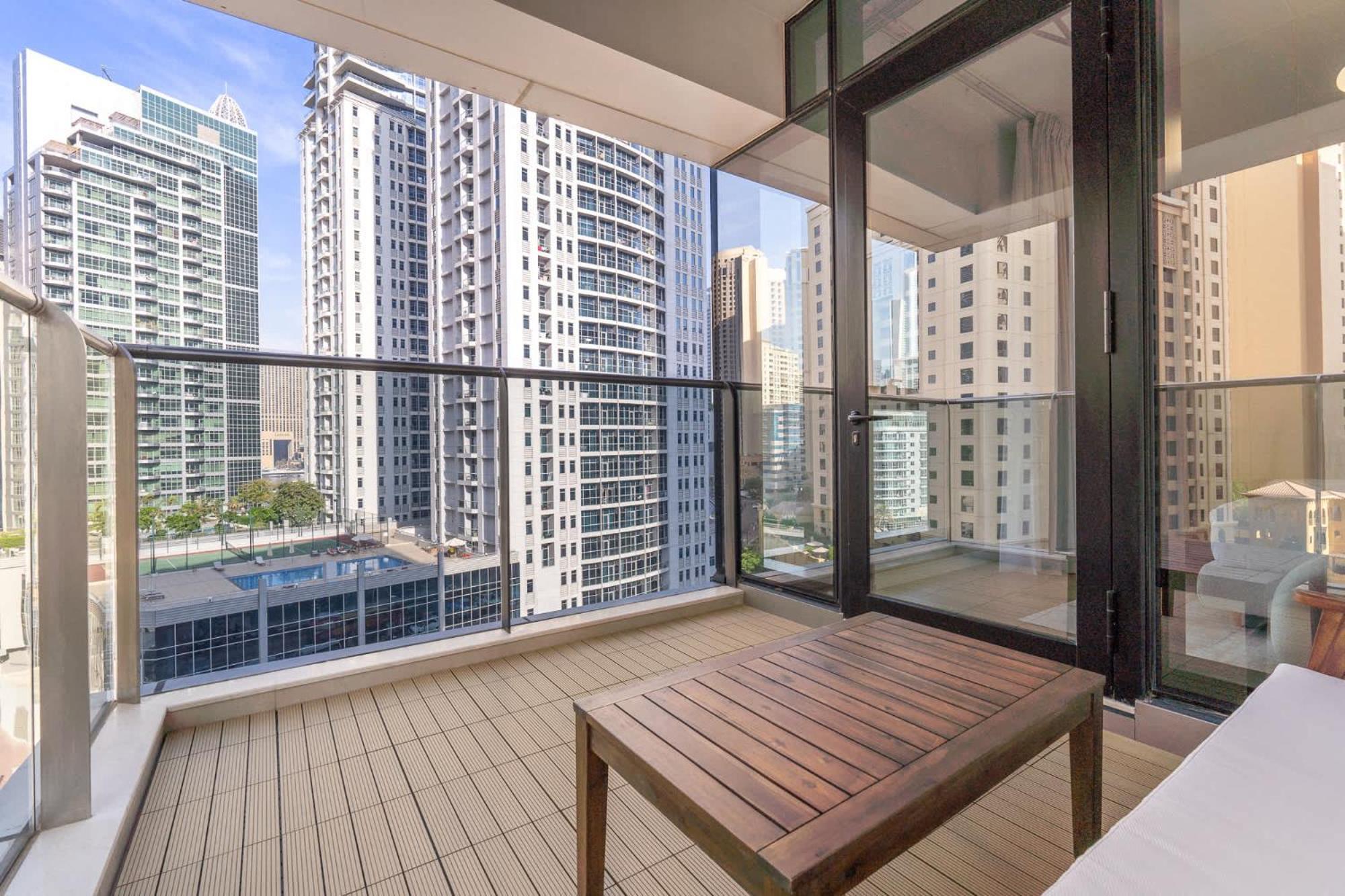 Bright And Airy 1-bedroom Perfect For 4 In Marina Dubai