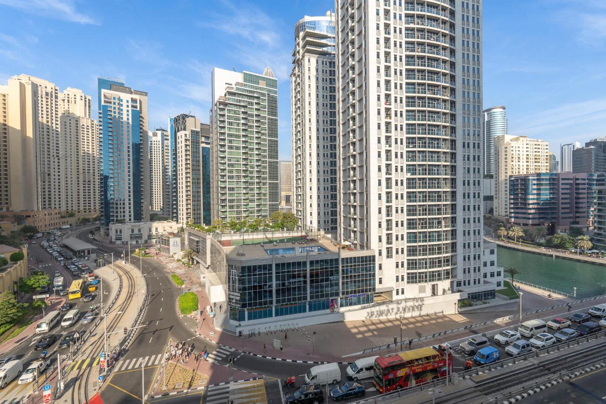 Bright And Airy 1-bedroom Perfect For 4 In Marina Apartment Dubai