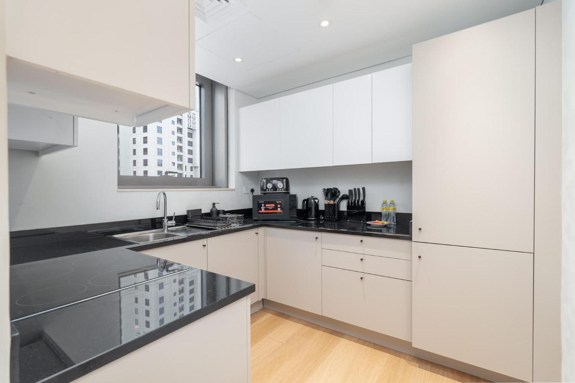 Apartment Bright And Airy 1-bedroom Perfect For 4 In Marina Dubai