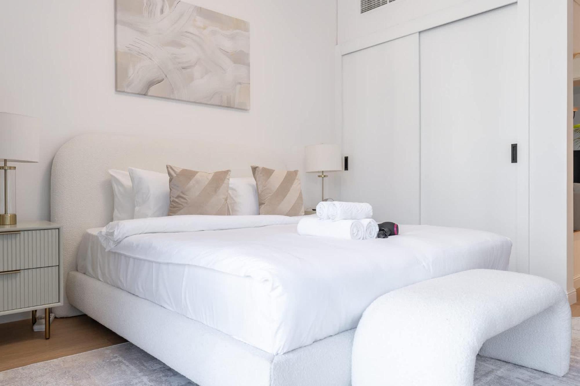Bright And Airy 1-bedroom Perfect For 4 In Marina Apartment Dubai