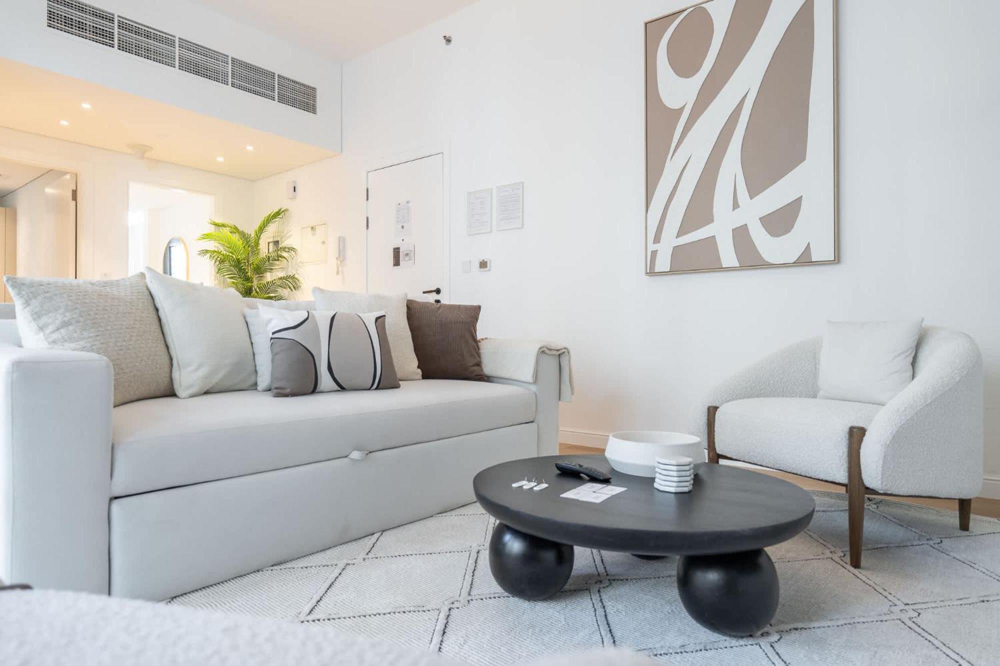 Bright And Airy 1-bedroom Perfect For 4 In Marina Apartment Dubai