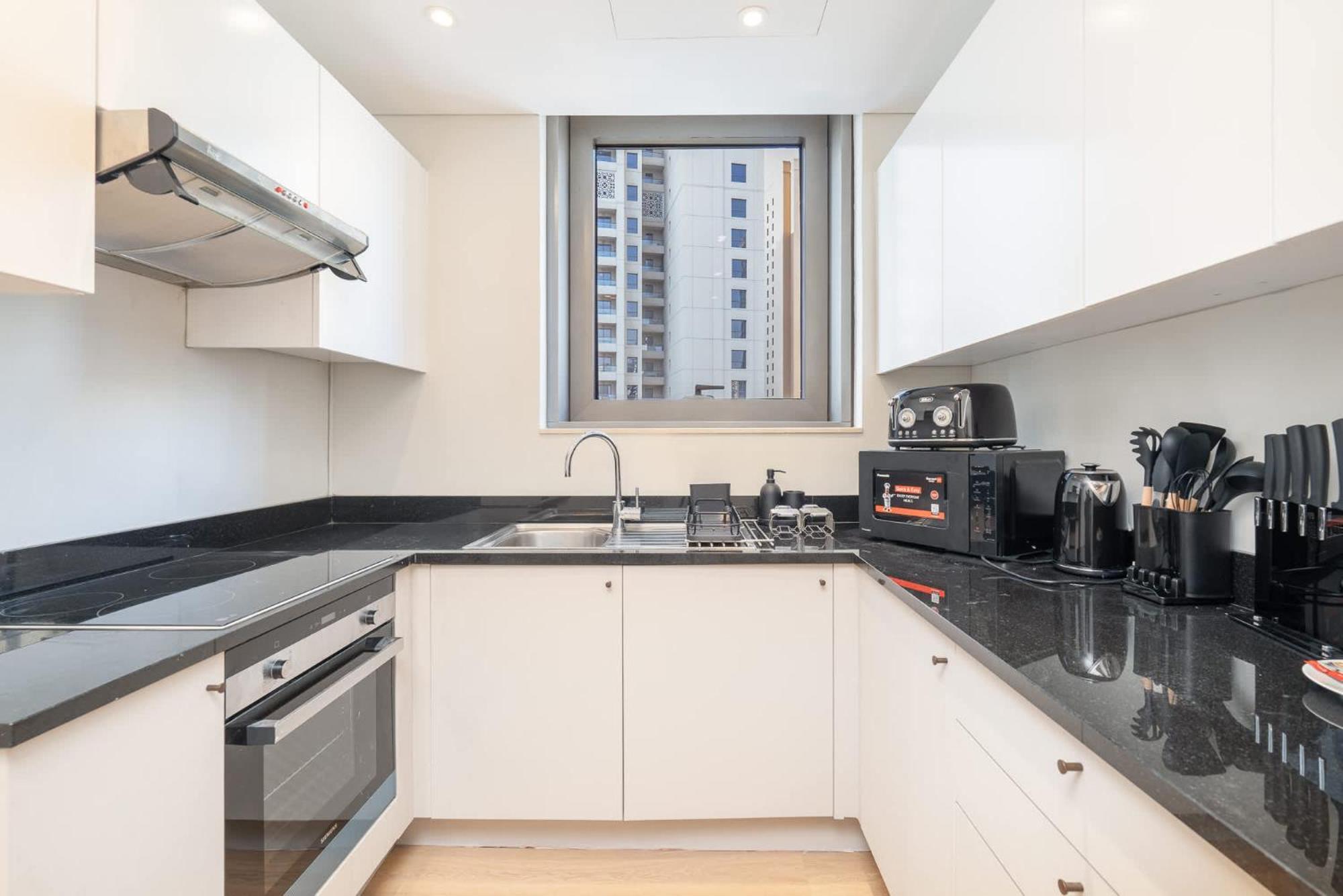 Apartment Bright And Airy 1-bedroom Perfect For 4 In Marina Dubai