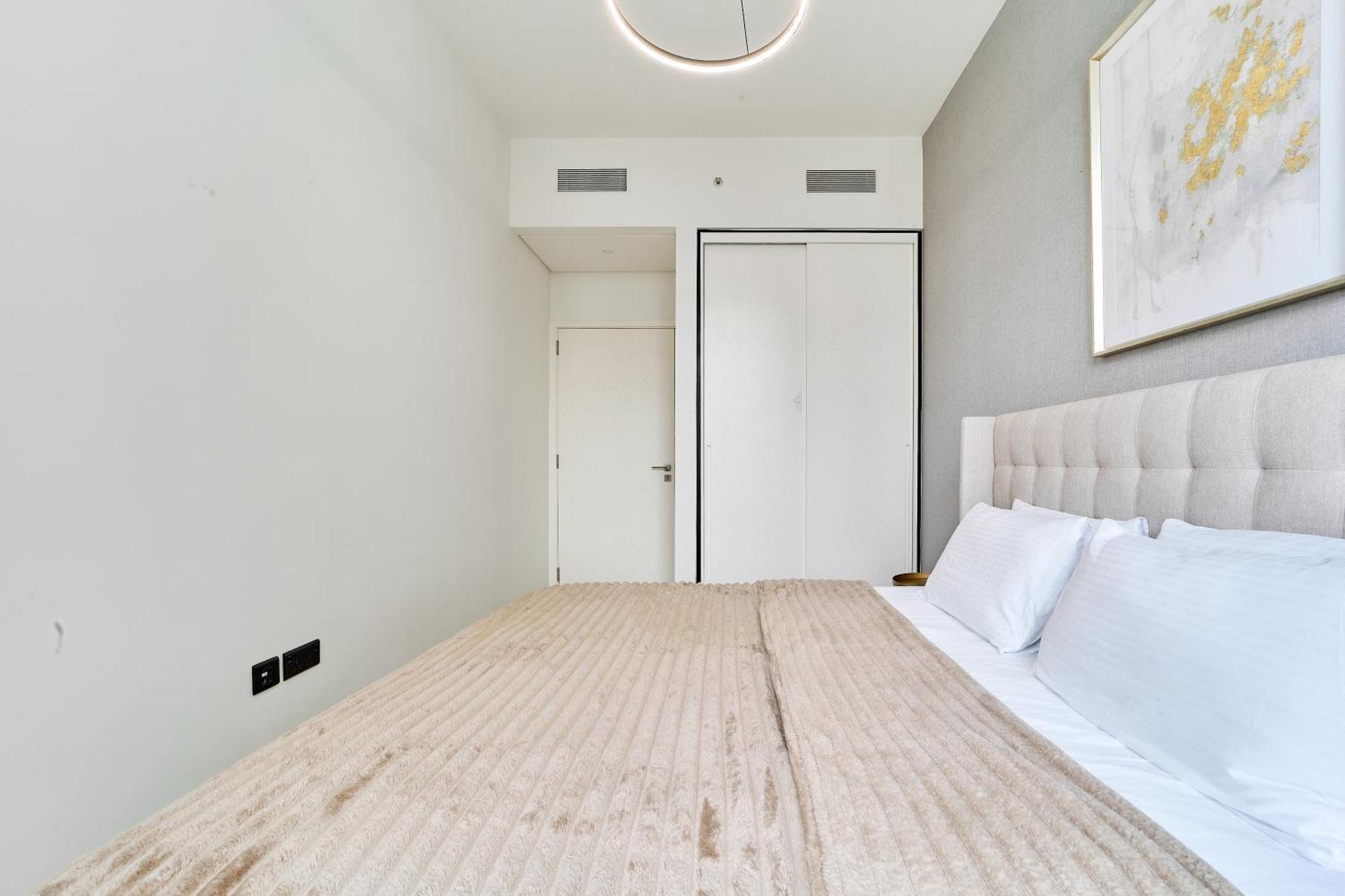 Apartment Elegant 2br Living Steps From Hills Park *