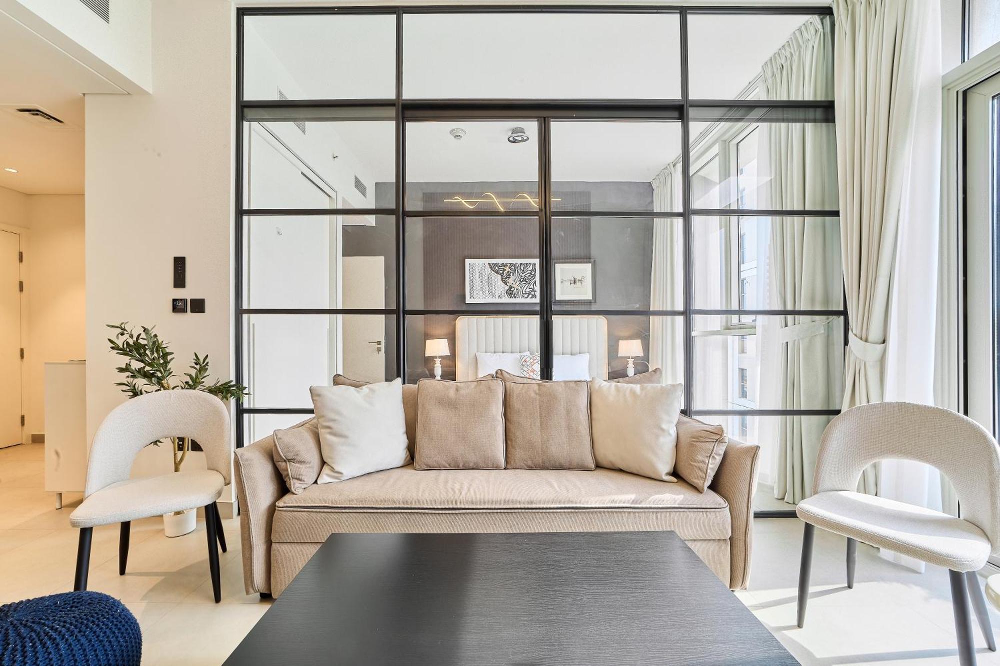 Elegant 2br Living Steps From Hills Park *