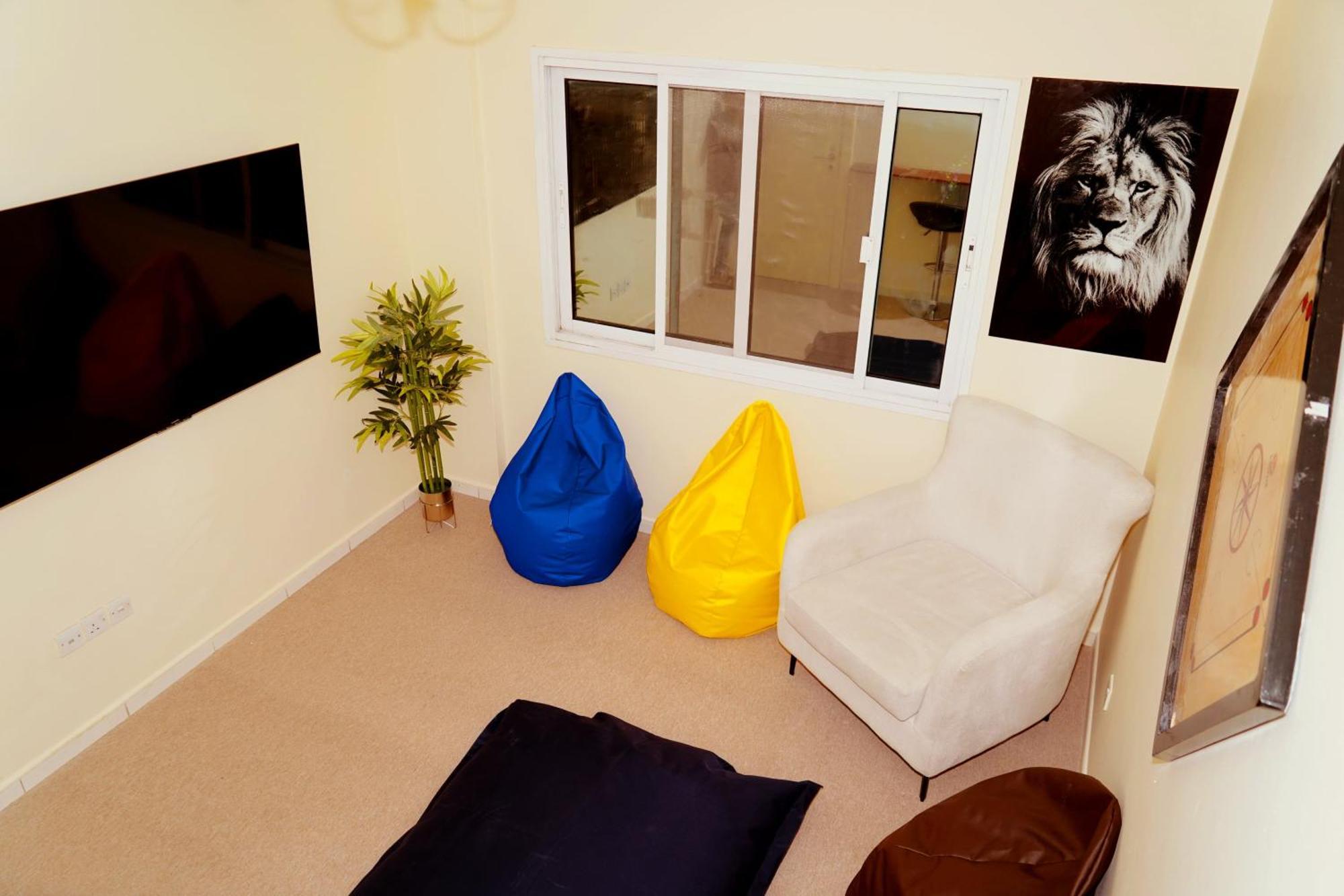 Beds & Company Men Apartment Dubai