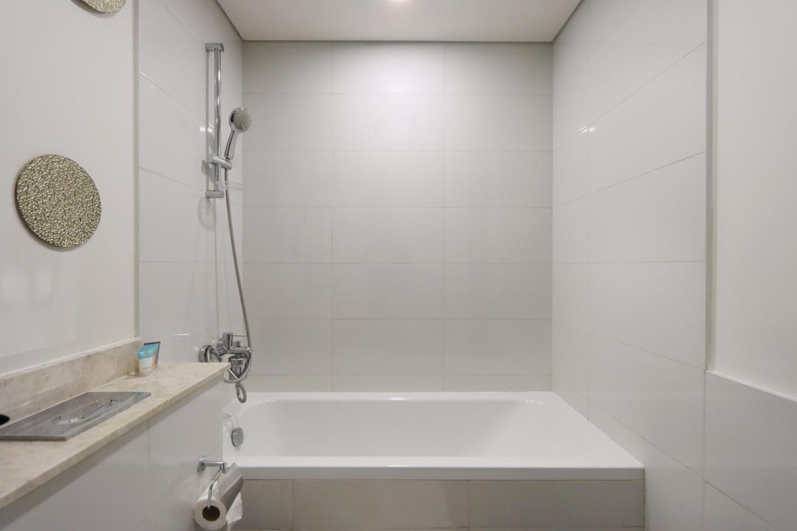 Livbnb- Classy 3 1 Maid's Townhouse In Villanova * Dubai