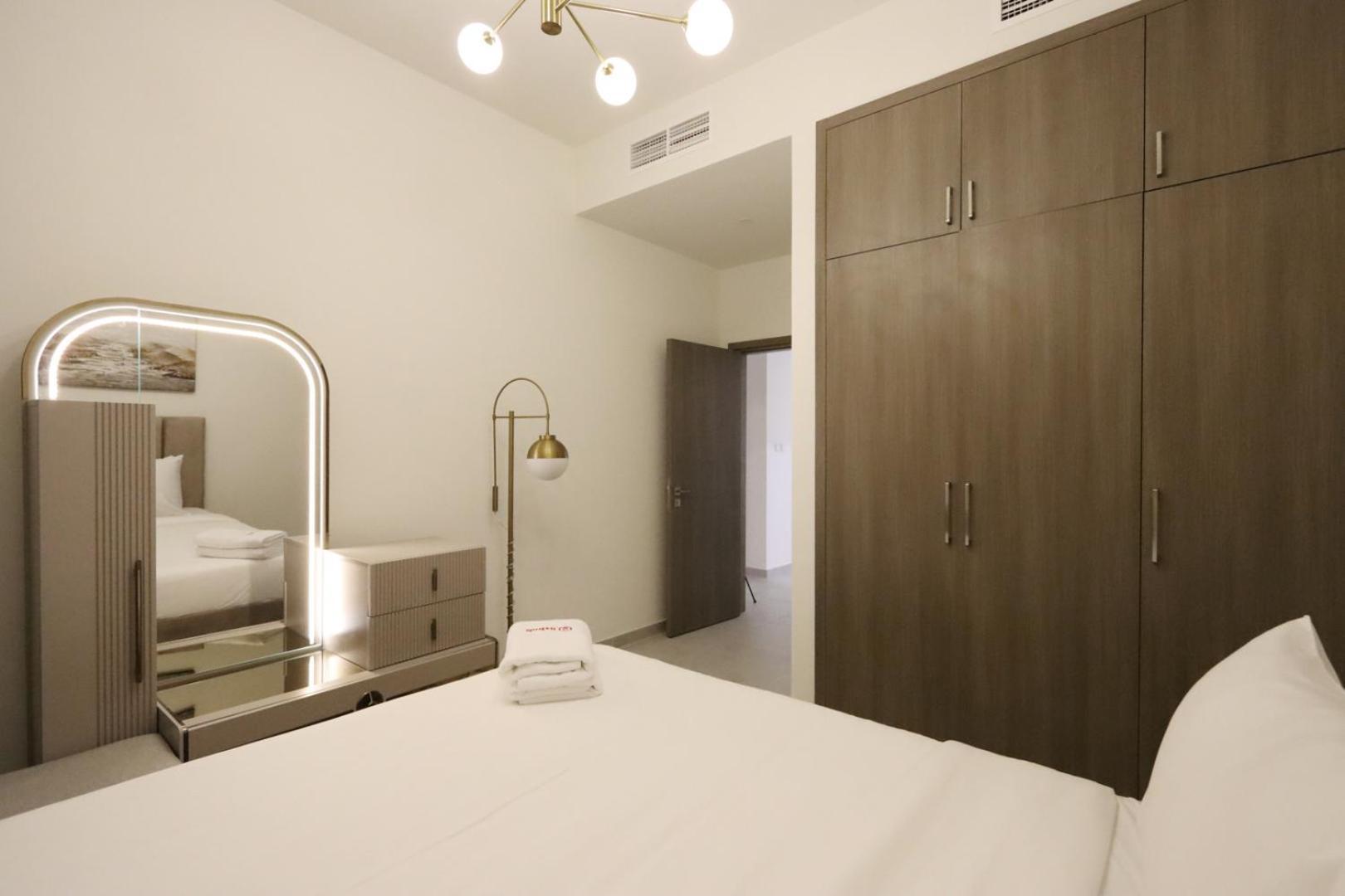 Livbnb- Classy 3 1 Maid's Townhouse In Villanova * Dubai