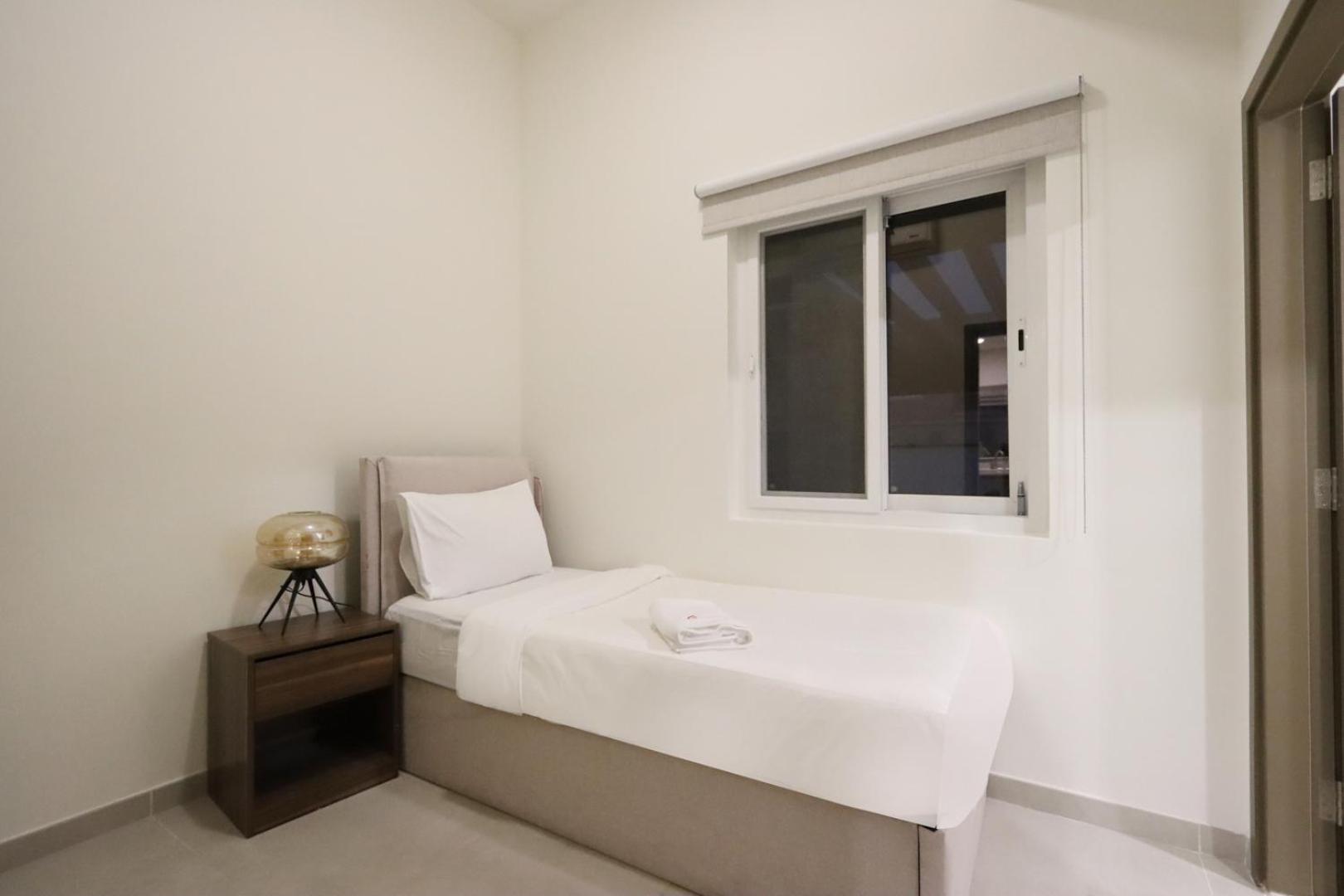 Livbnb- Classy 3 1 Maid's Townhouse In Villanova Villa *