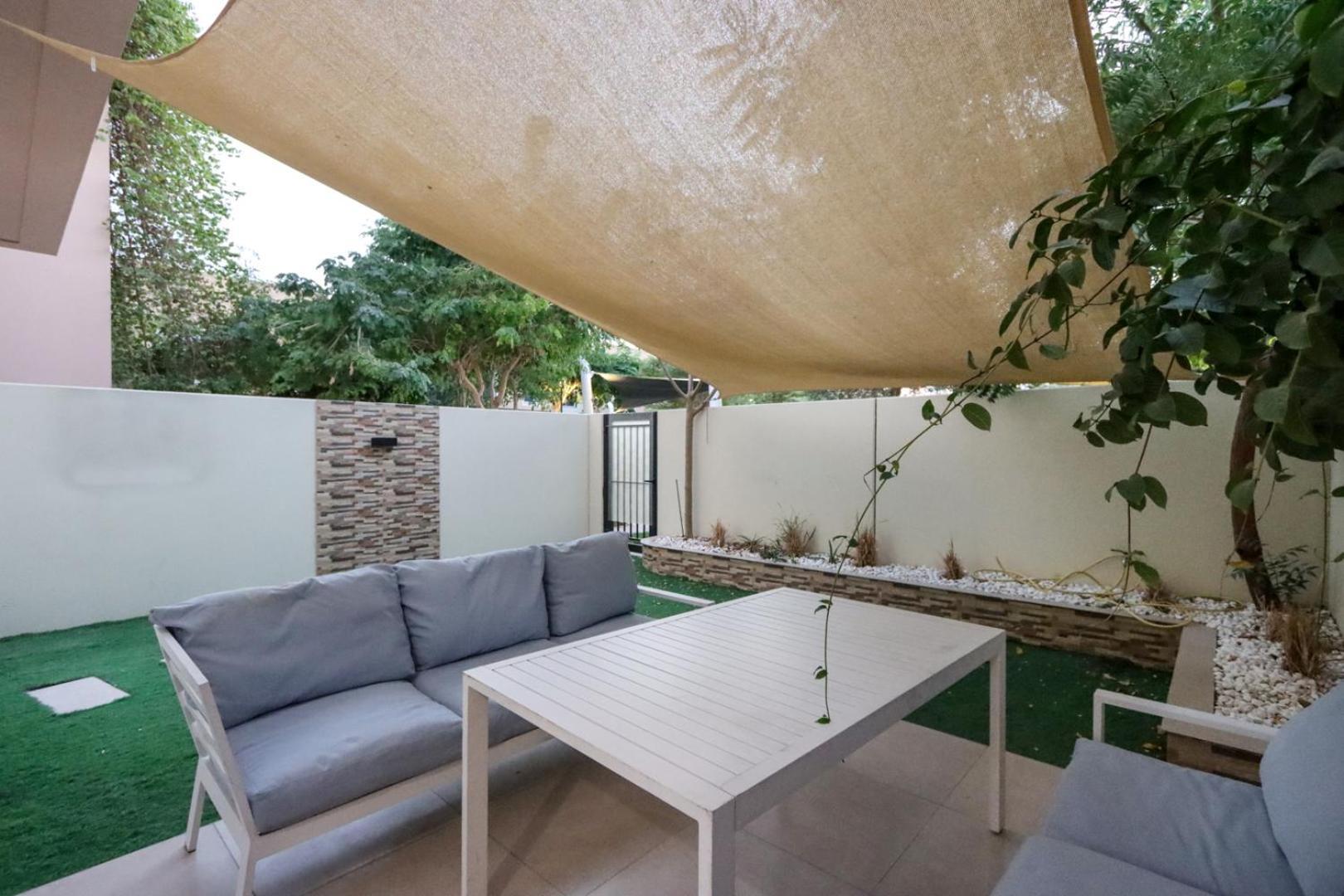 Livbnb- Classy 3 1 Maid's Townhouse In Villanova Villa