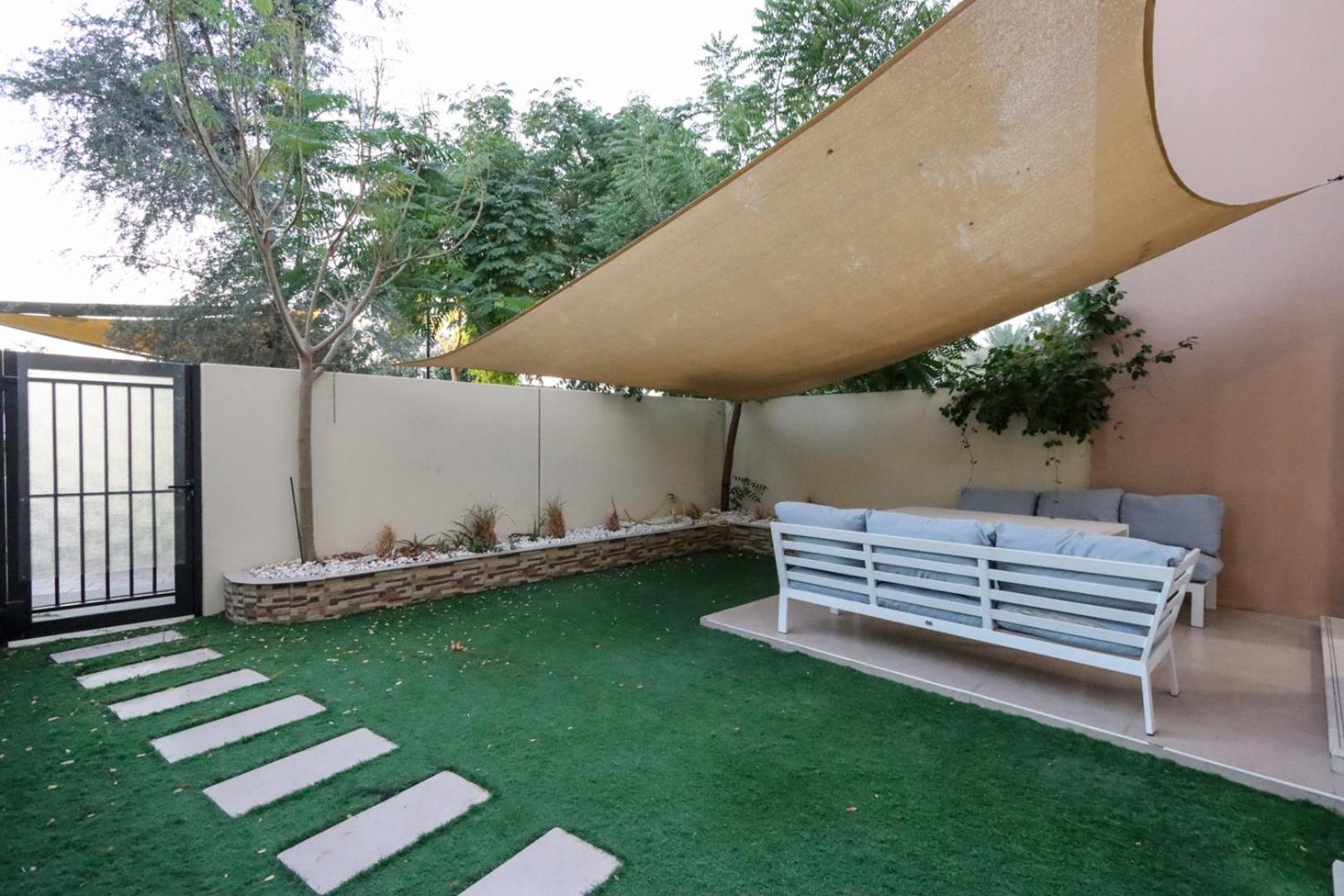 Livbnb- Classy 3 1 Maid's Townhouse In Villanova Dubai