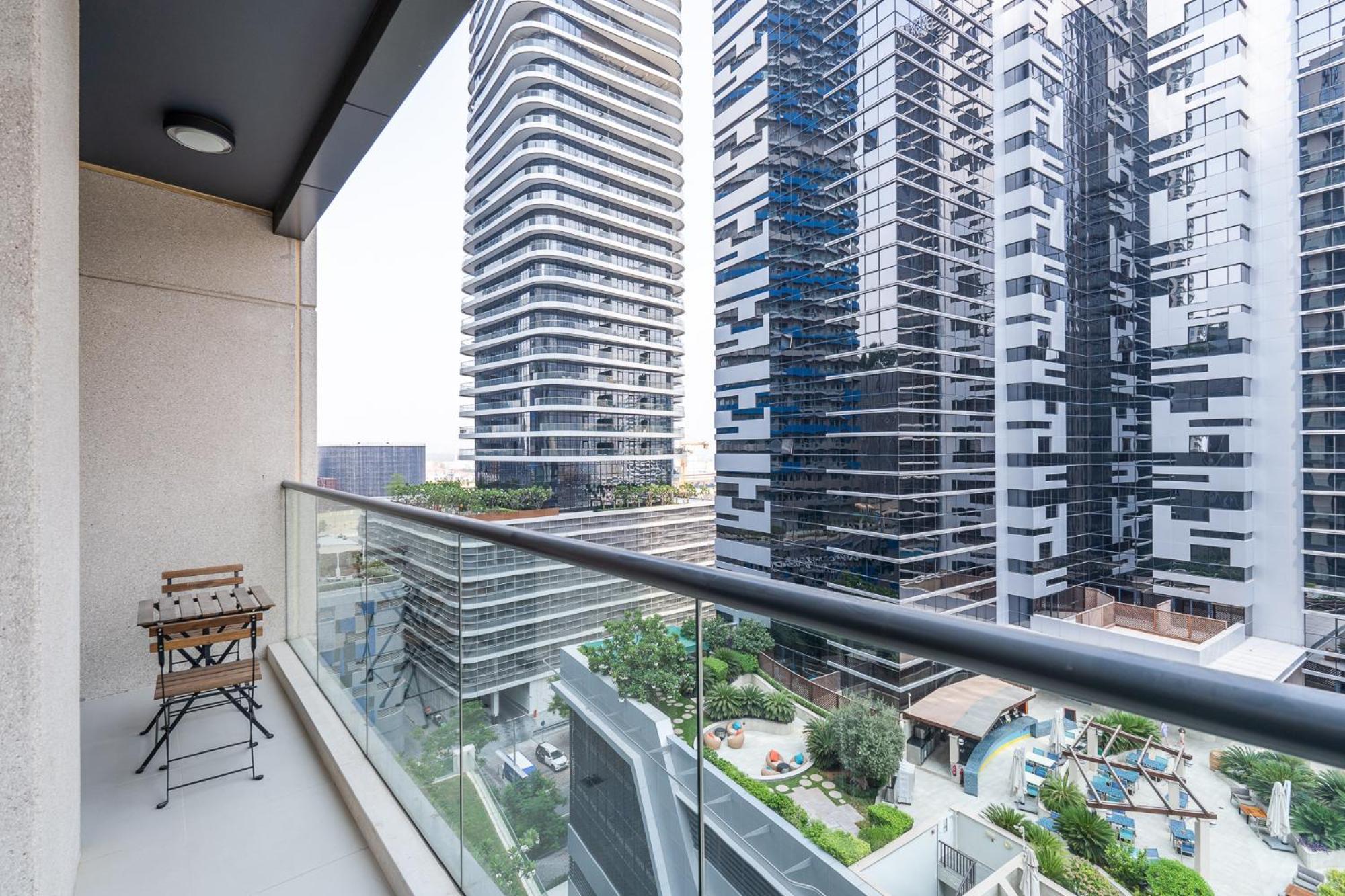 Apartment Heaven Crest Downtown - 3 Bedroom 2 Minute Walk To Mall And Burj Khalifa Dubai