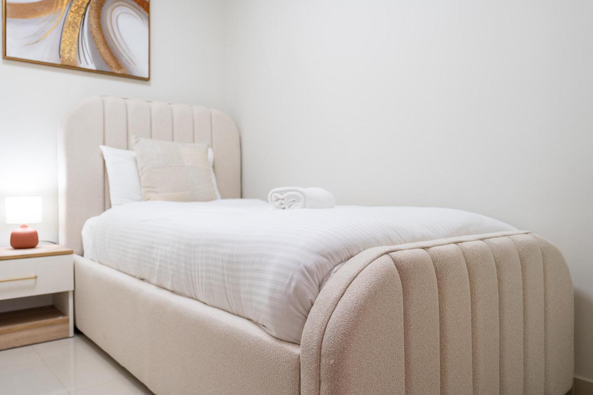 Heaven Crest Downtown - 3 Bedroom 2 Minute Walk To Mall And Burj Khalifa * Dubai