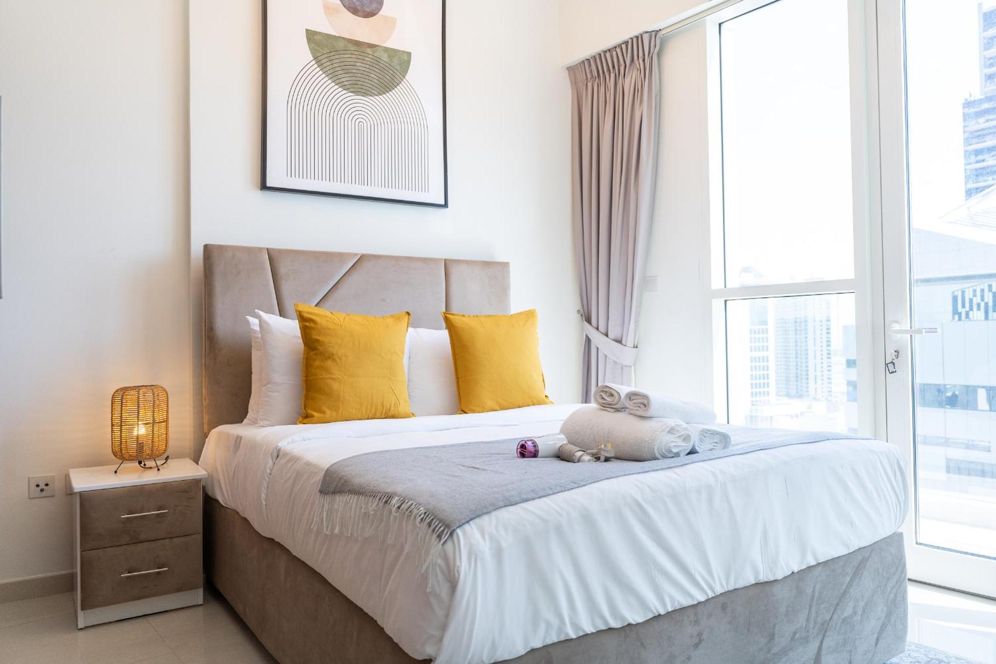 Heaven Crest Downtown - 3 Bedroom 2 Minute Walk To Mall And Burj Khalifa Apartment *