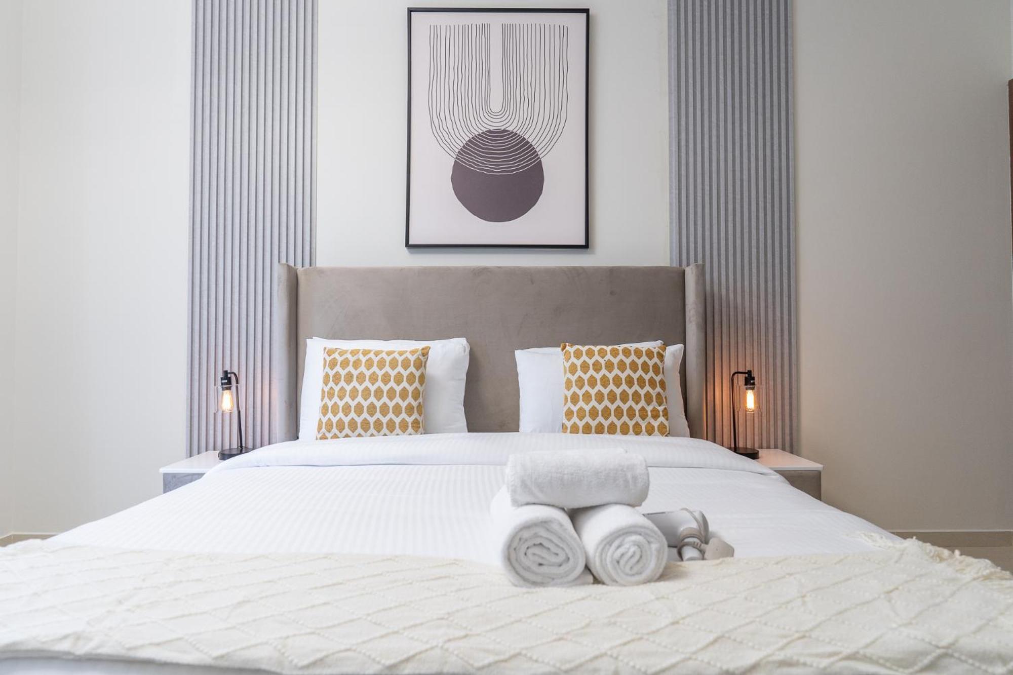 Heaven Crest Downtown - 3 Bedroom 2 Minute Walk To Mall And Burj Khalifa Apartment *