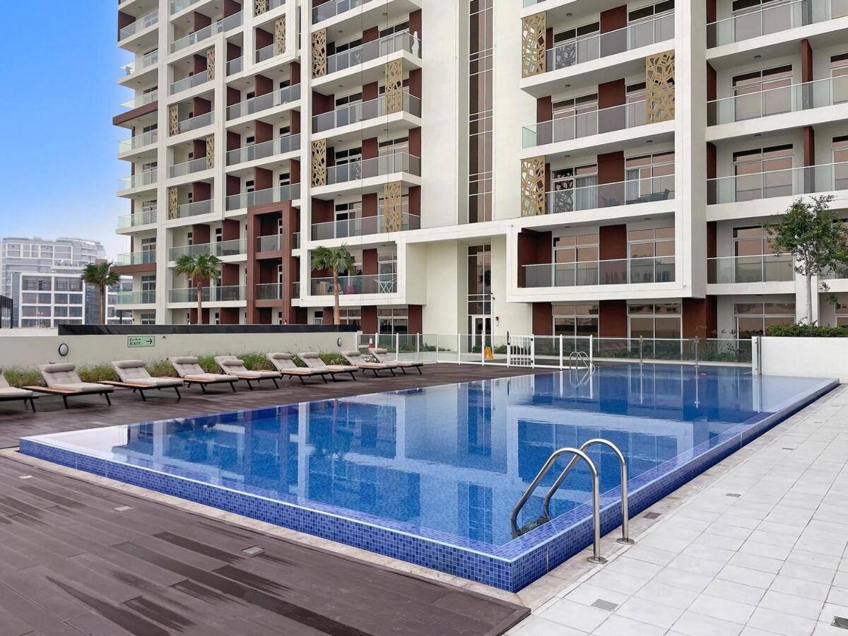 Apartment Chic With Gym, Sauna, Pool & Tennis Court Dubai
